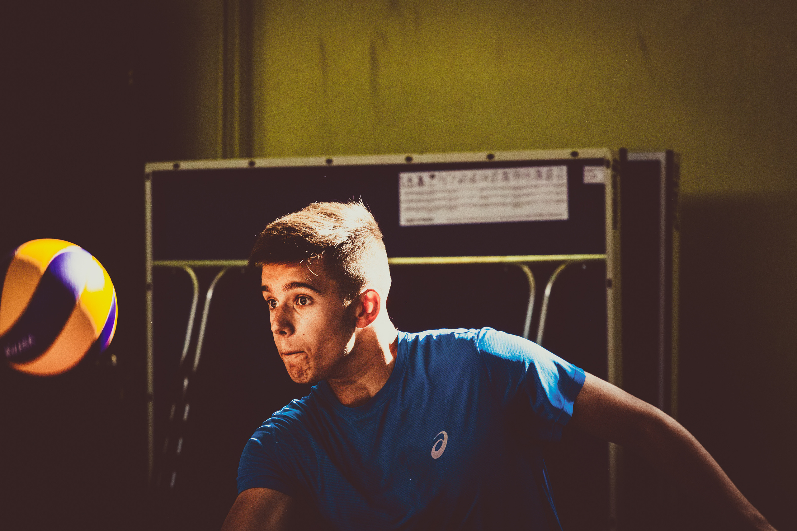 Võrkpall Noortekeskuses (sõpruskond). Nebula 25 — Fotod teie hingele