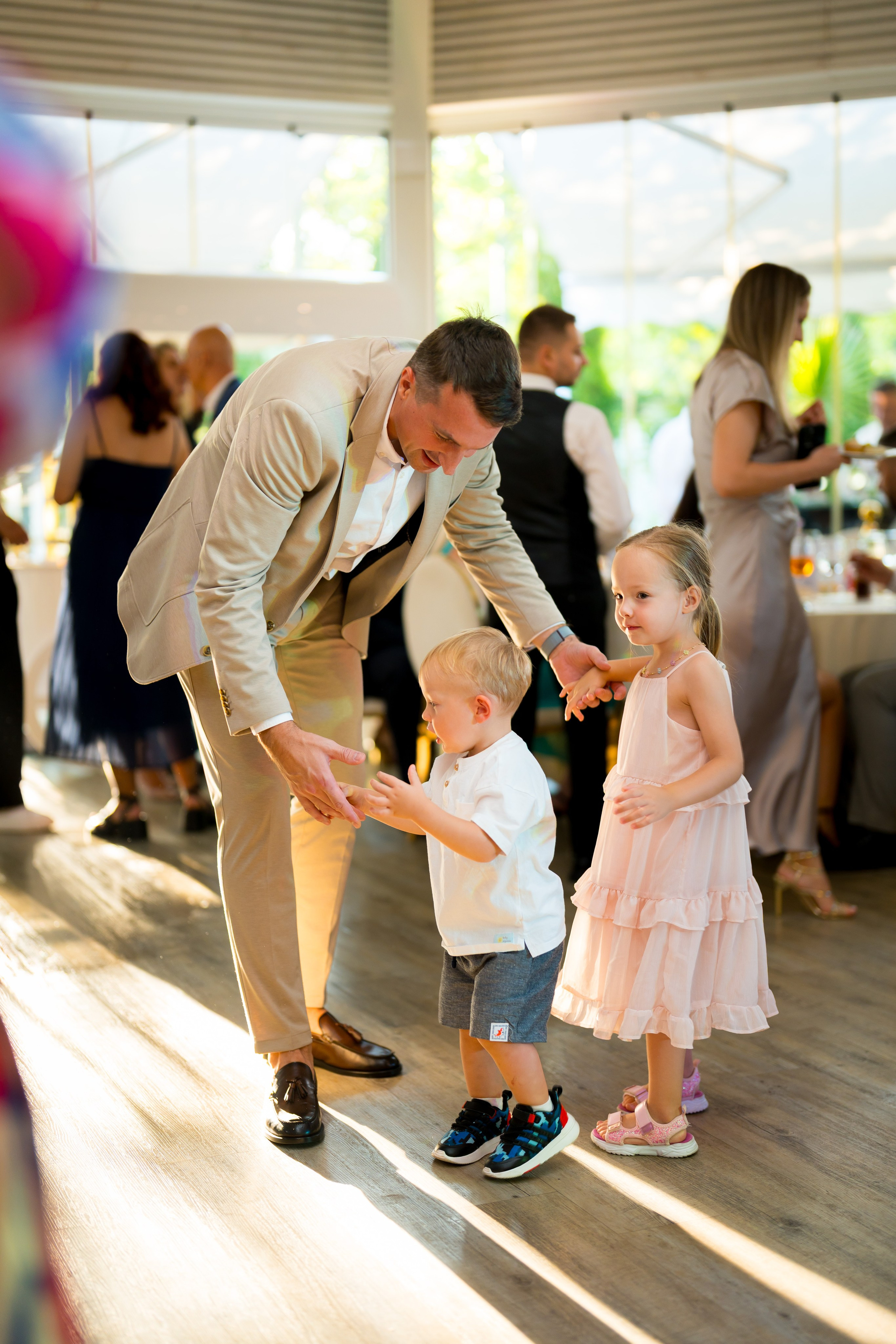 PARTY. Gabriel Florea — Fotograf nuntă București