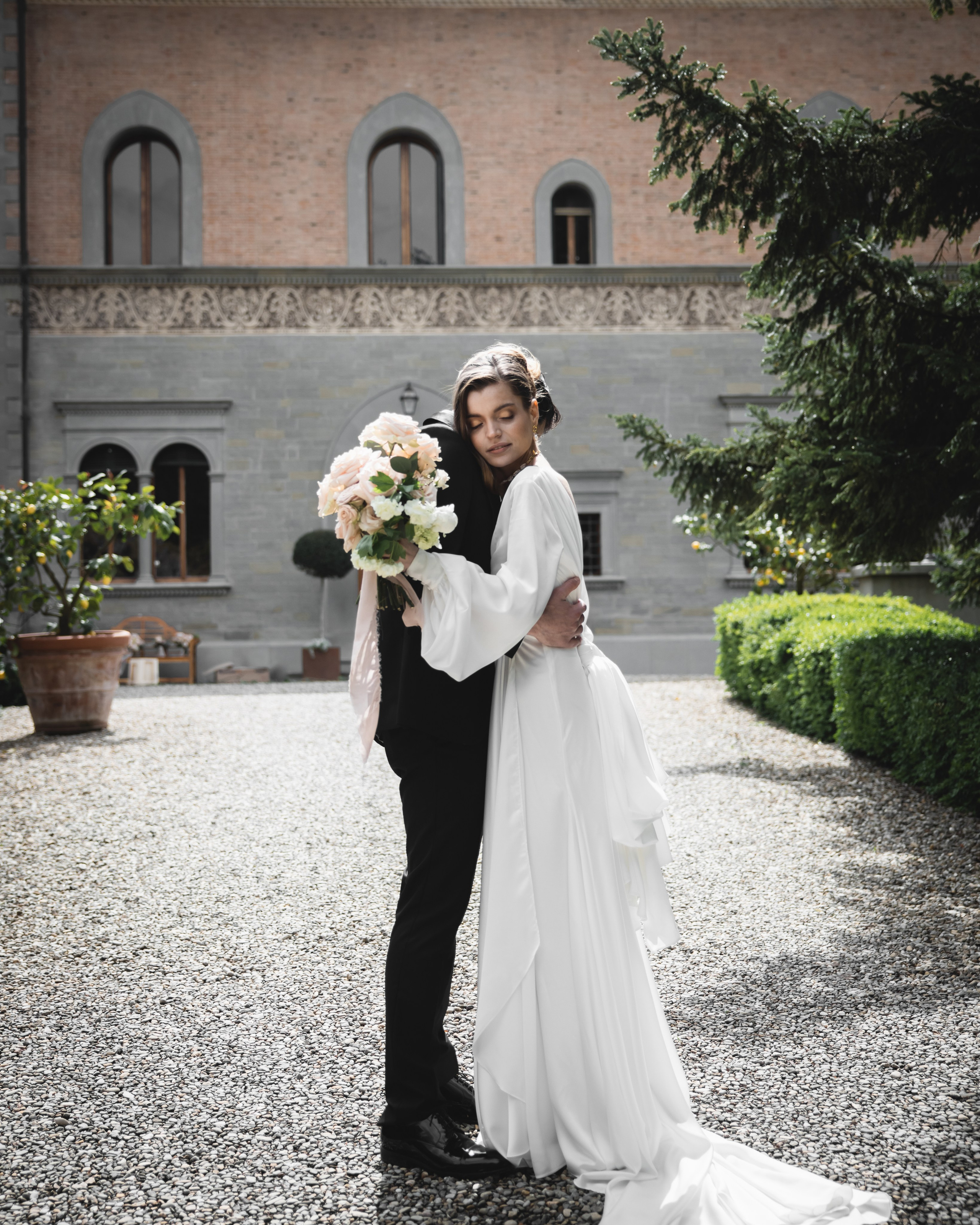 Tuscany Wedding Villa La Commenda Concordia. Professional wedding photographer in Copenhagen, Denmark — Julia Byron
