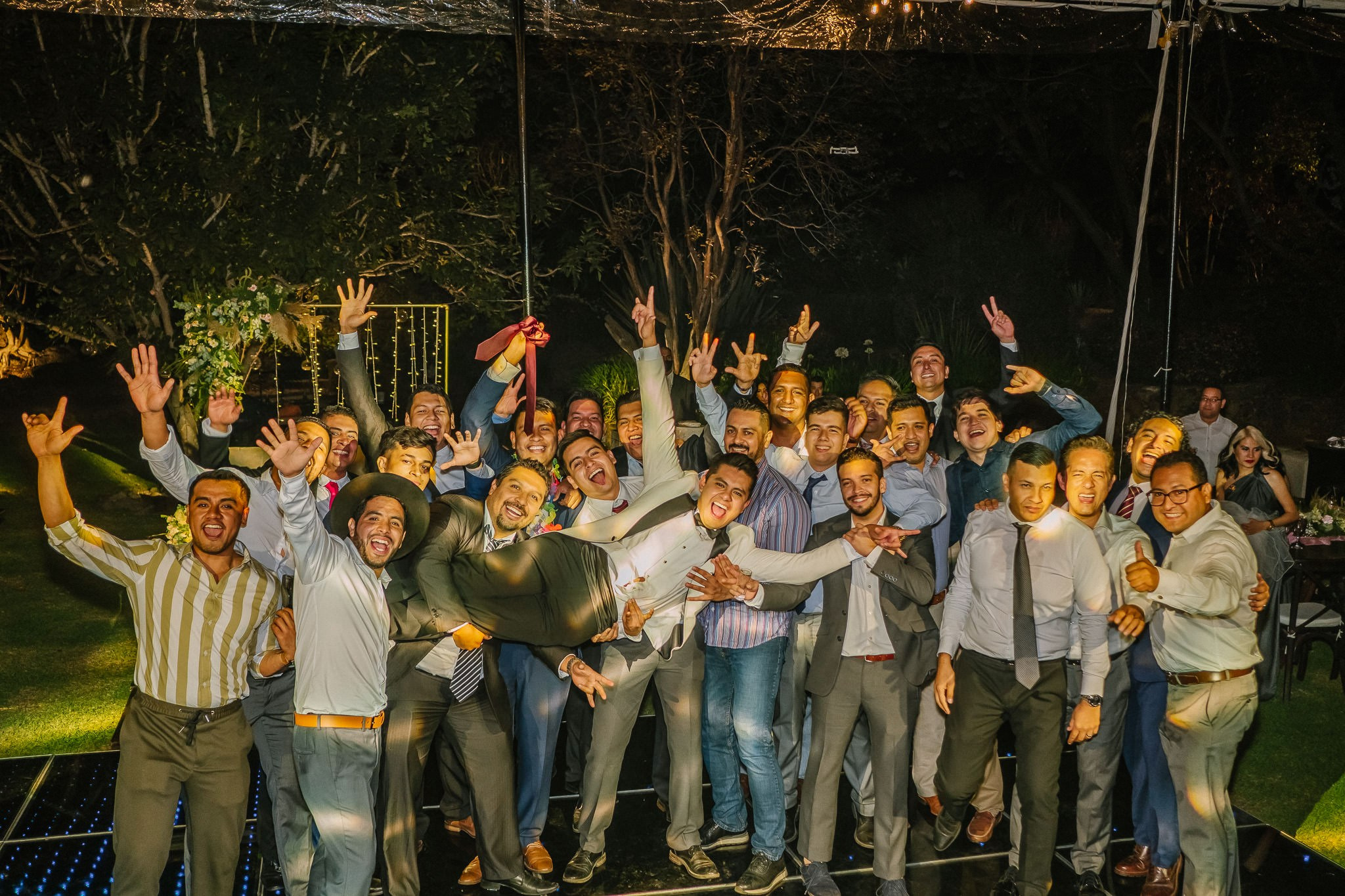 Yenisel & Raul / Tepoztlan. Wedding and family photographer in Mexico City