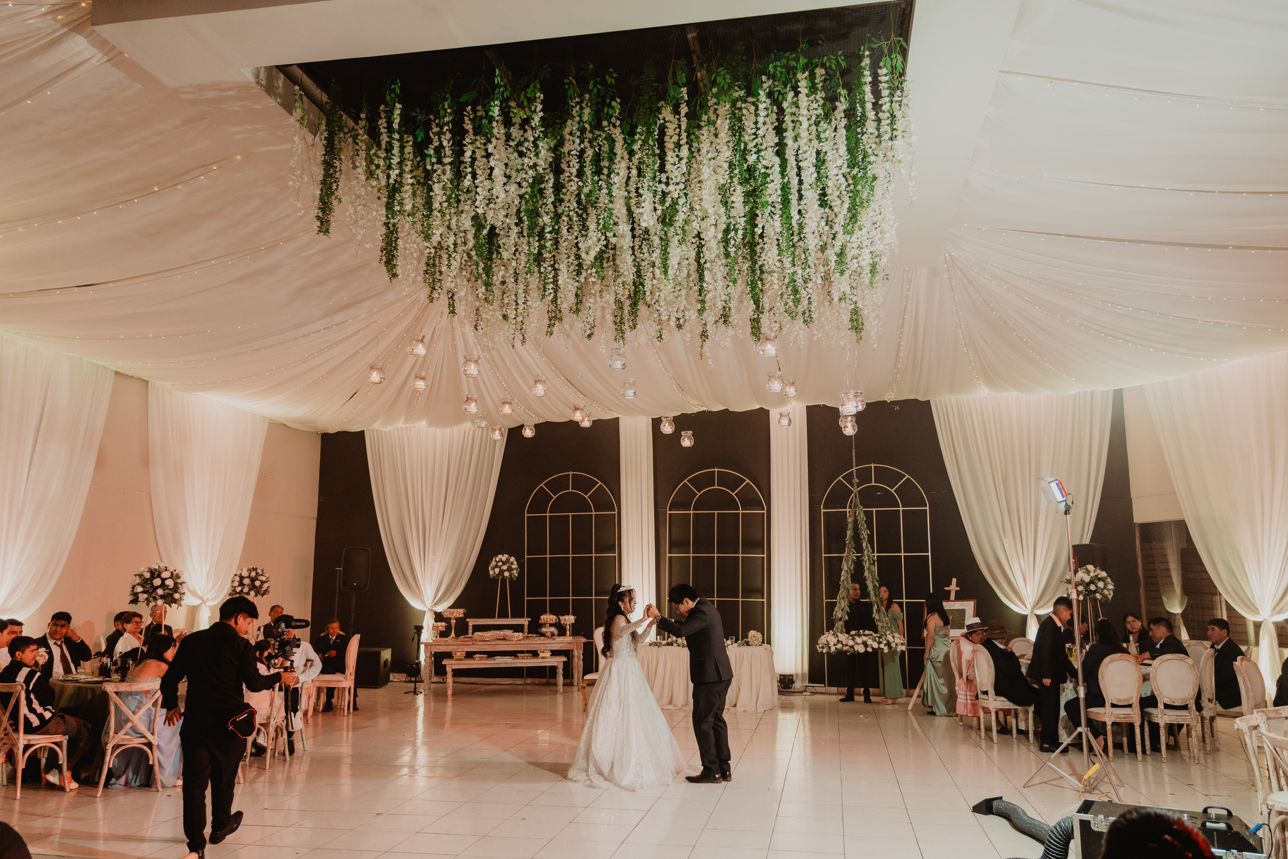 FERNANDO + MARIBEL | BODA RELIGIOSA. Studio KVTA | Fotografía y Video de Bodas en Arequipa