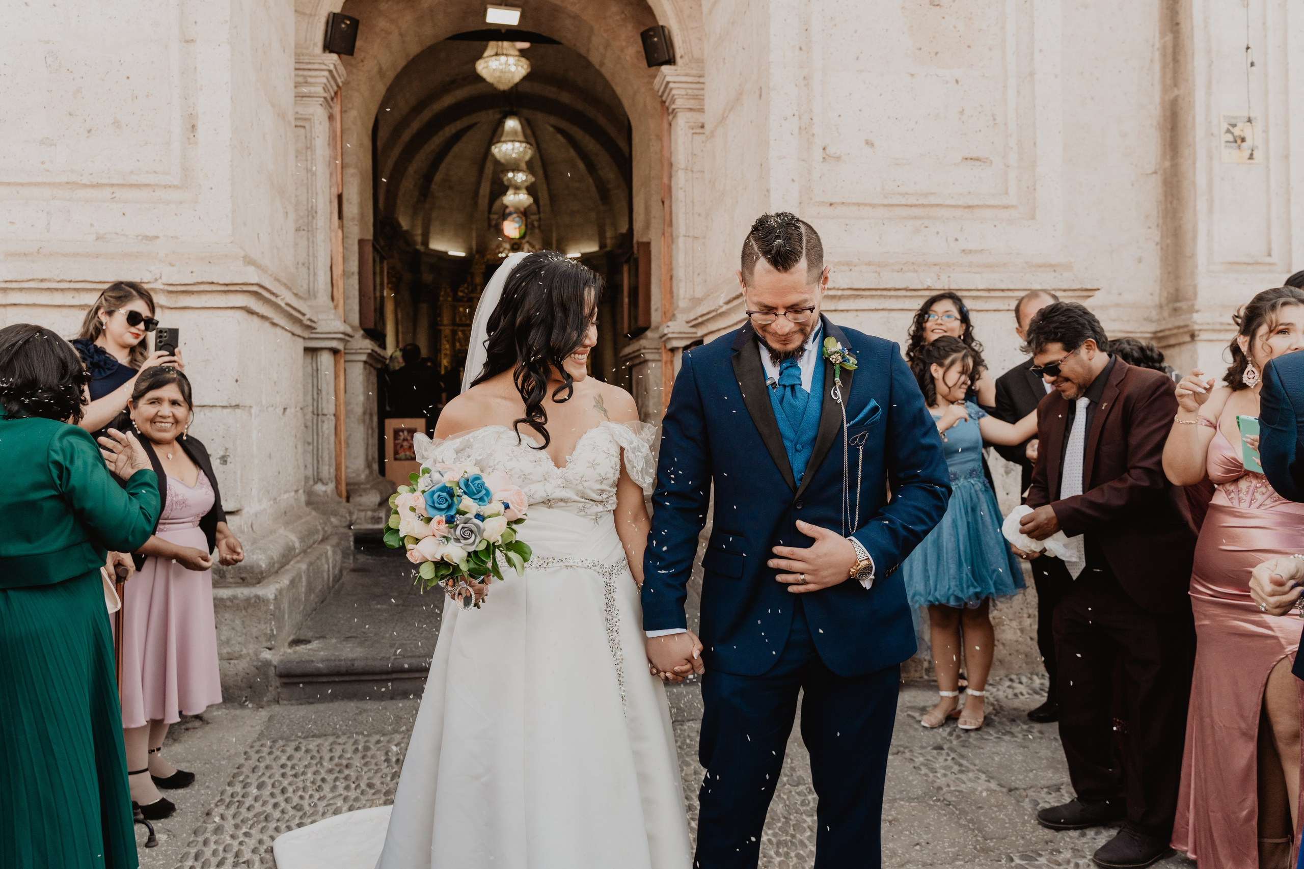 GABRIELA + JORGE | BODA CIVIL RELIGIOSA. Studio KVTA | Fotografía y Video de Bodas en Arequipa