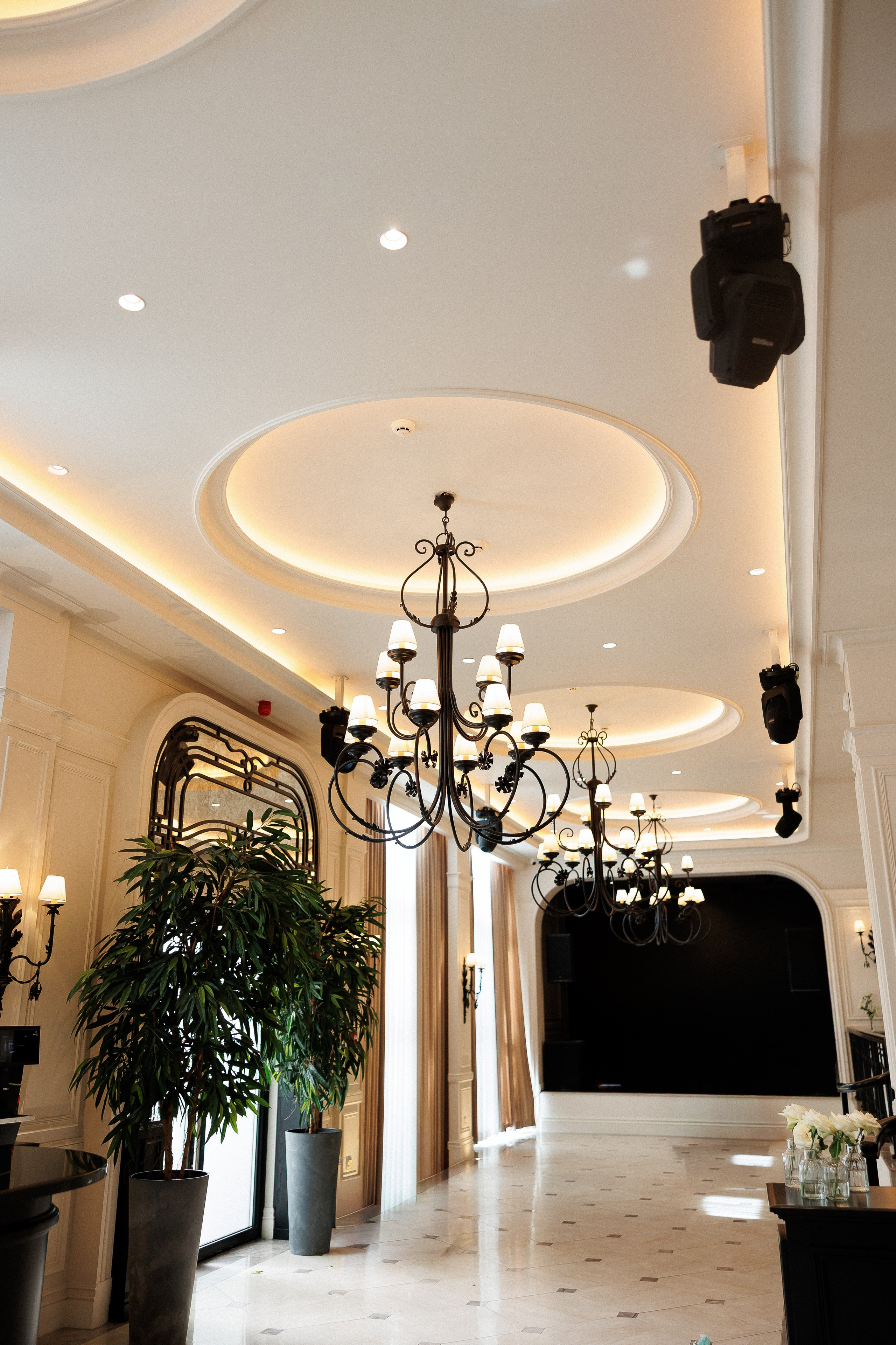 Serghei & Erica — Queen Residence. Servicii Foto și Video 067188353