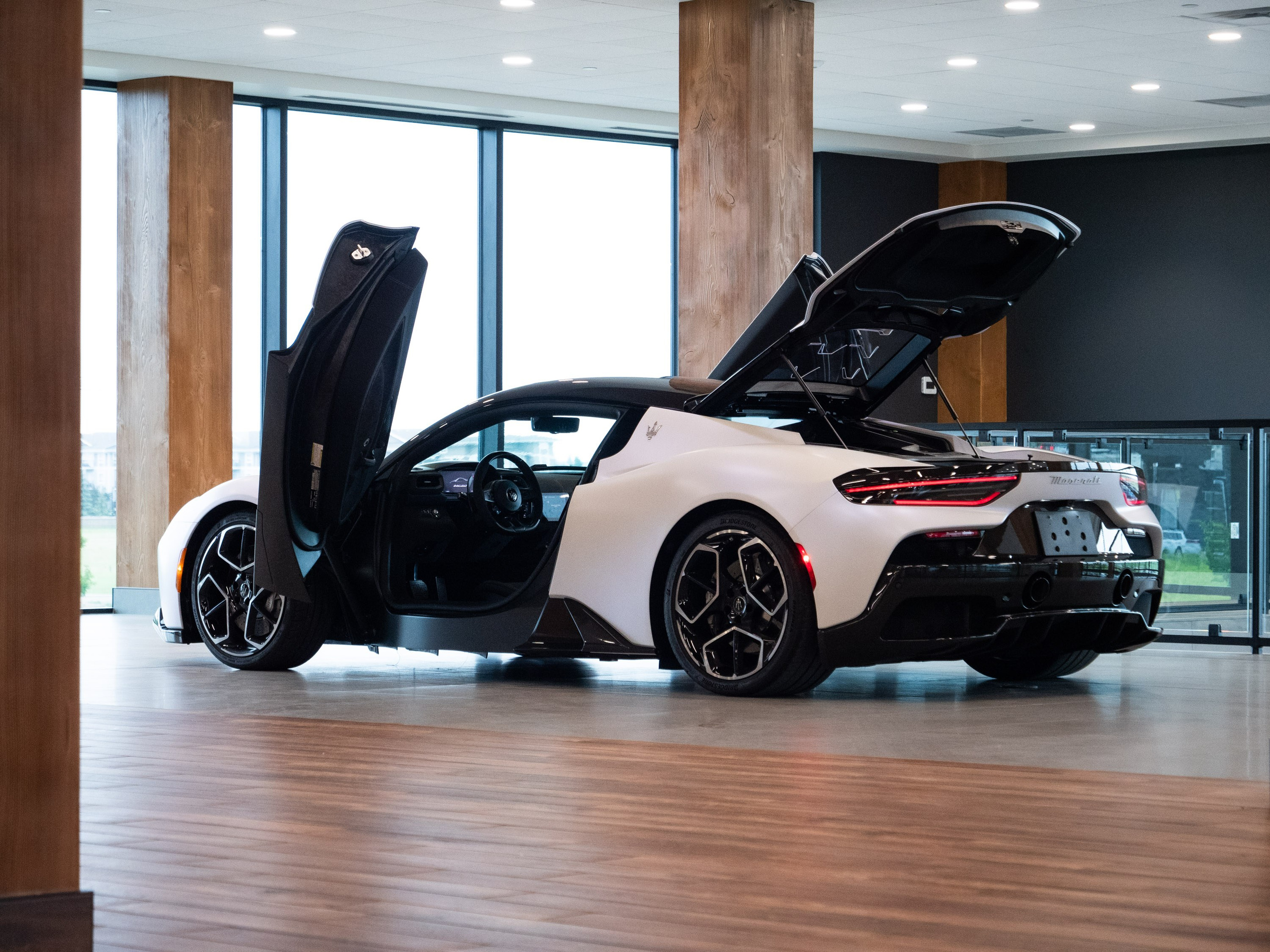 Maserati MC20. Dimitri Ilkov Photography — Capturing Life’s Moments in Edmonton, Cana