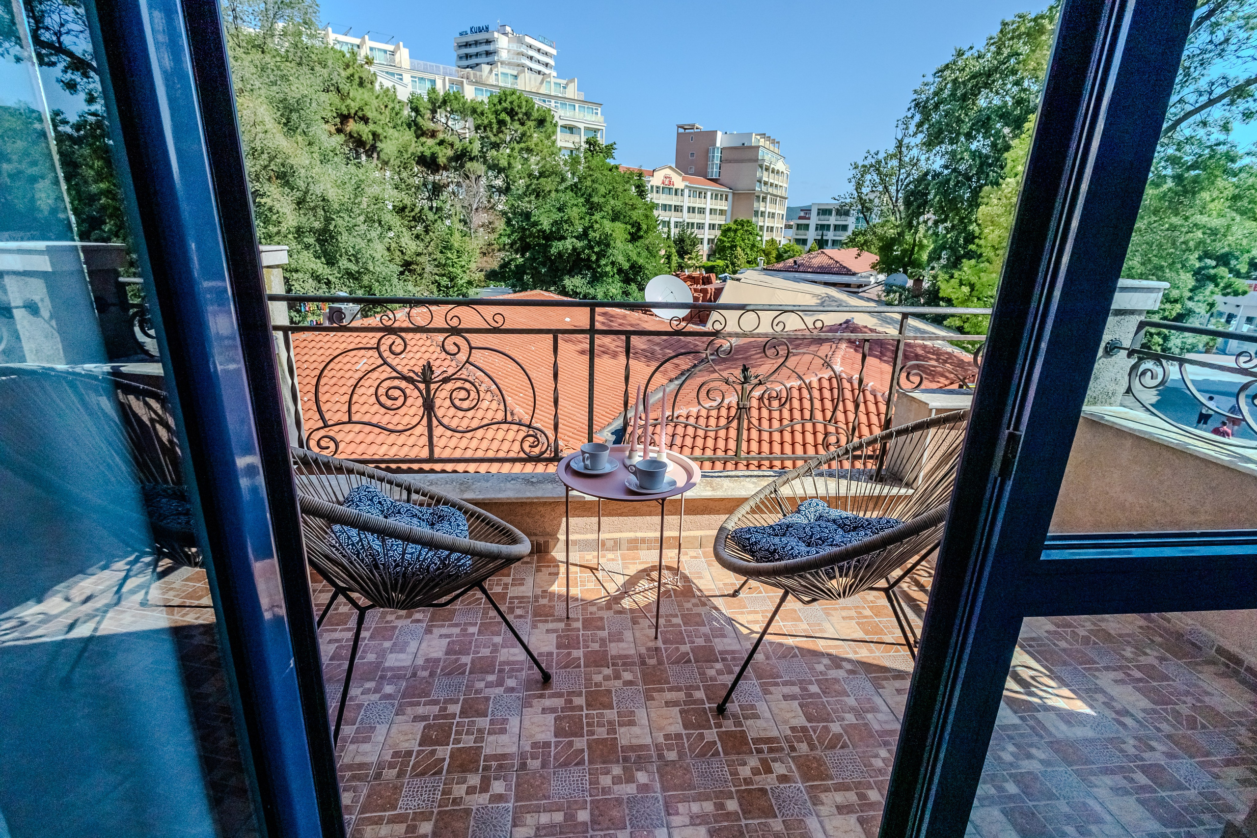 Хотел. Фотограф Ирина Йотова