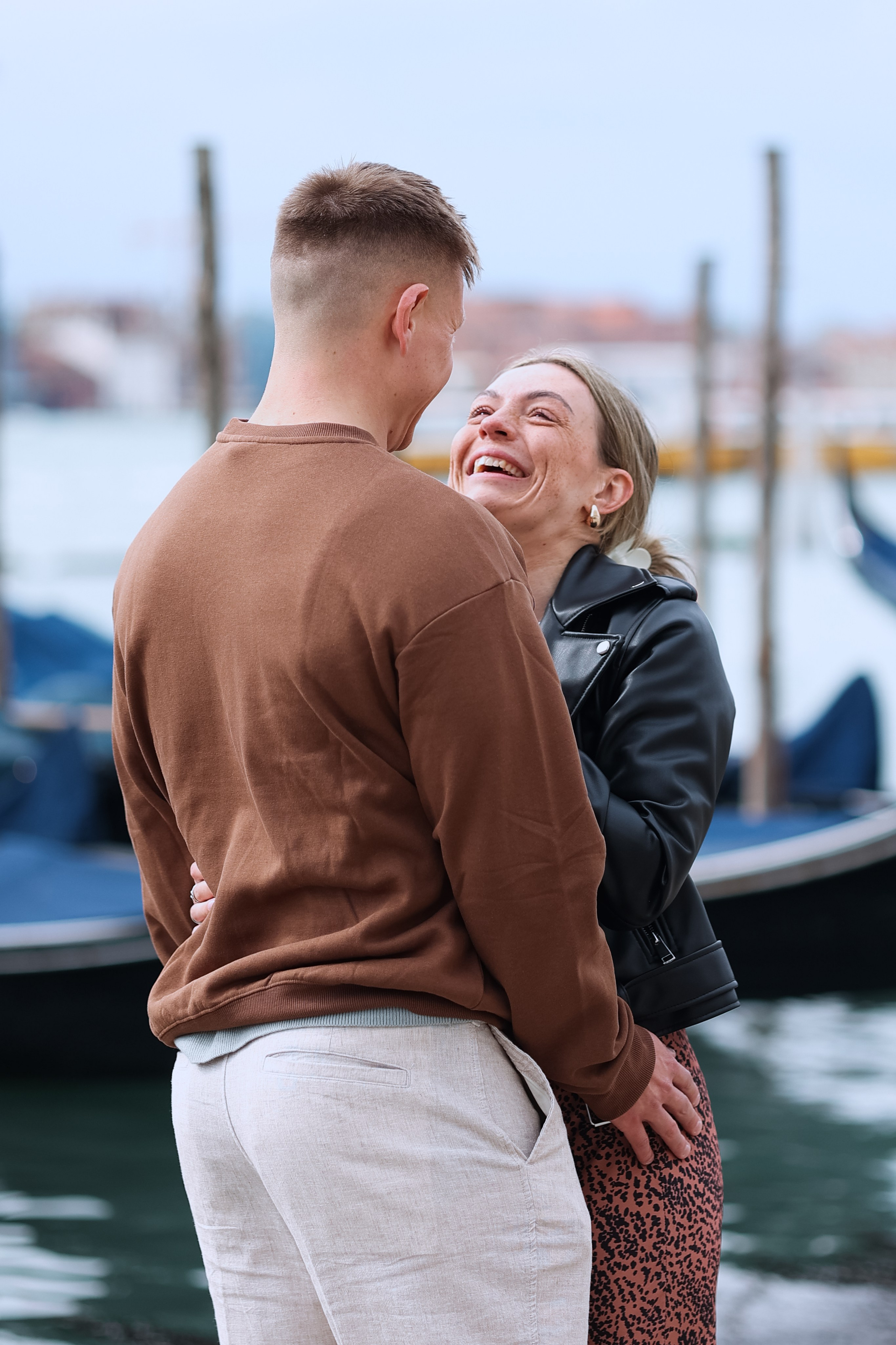 Wedding proposal at Scala Contarini del Bovolo. Photographer in Venice, Viktoria Antonova