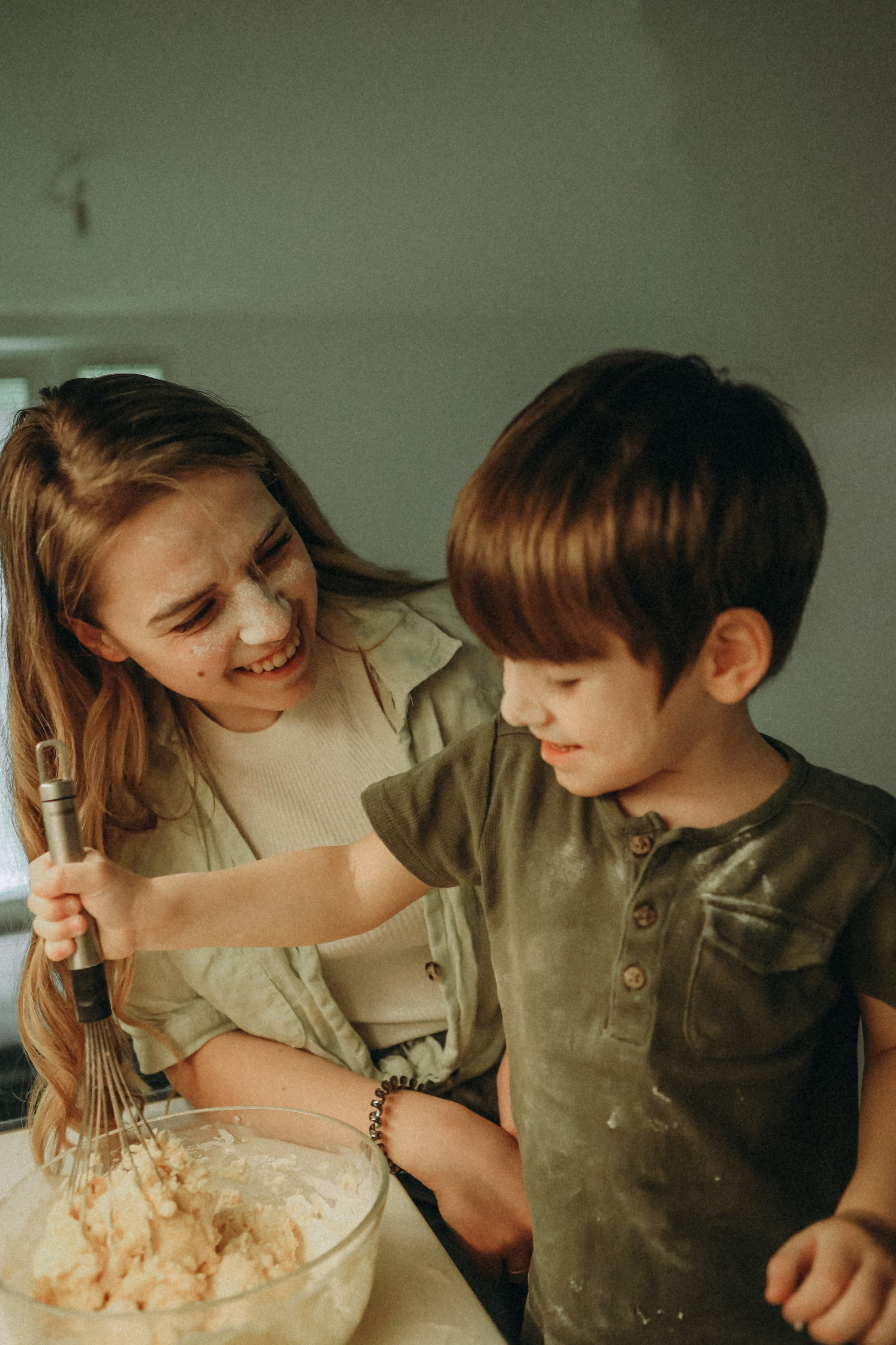 Familie zu Hause. Fotografin Wien Alona Kim