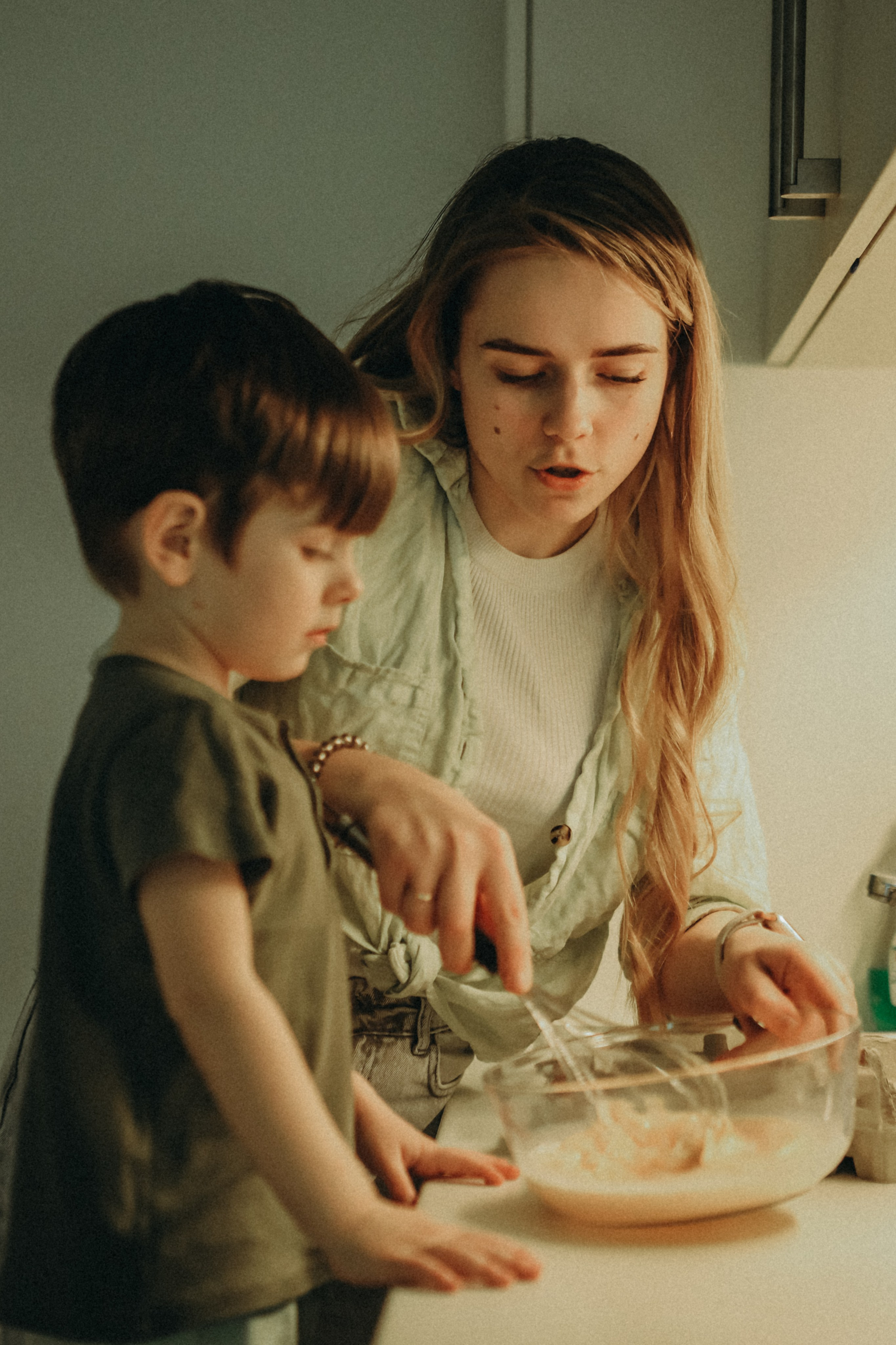 Familie zu Hause. Fotografin Wien Alona Kim