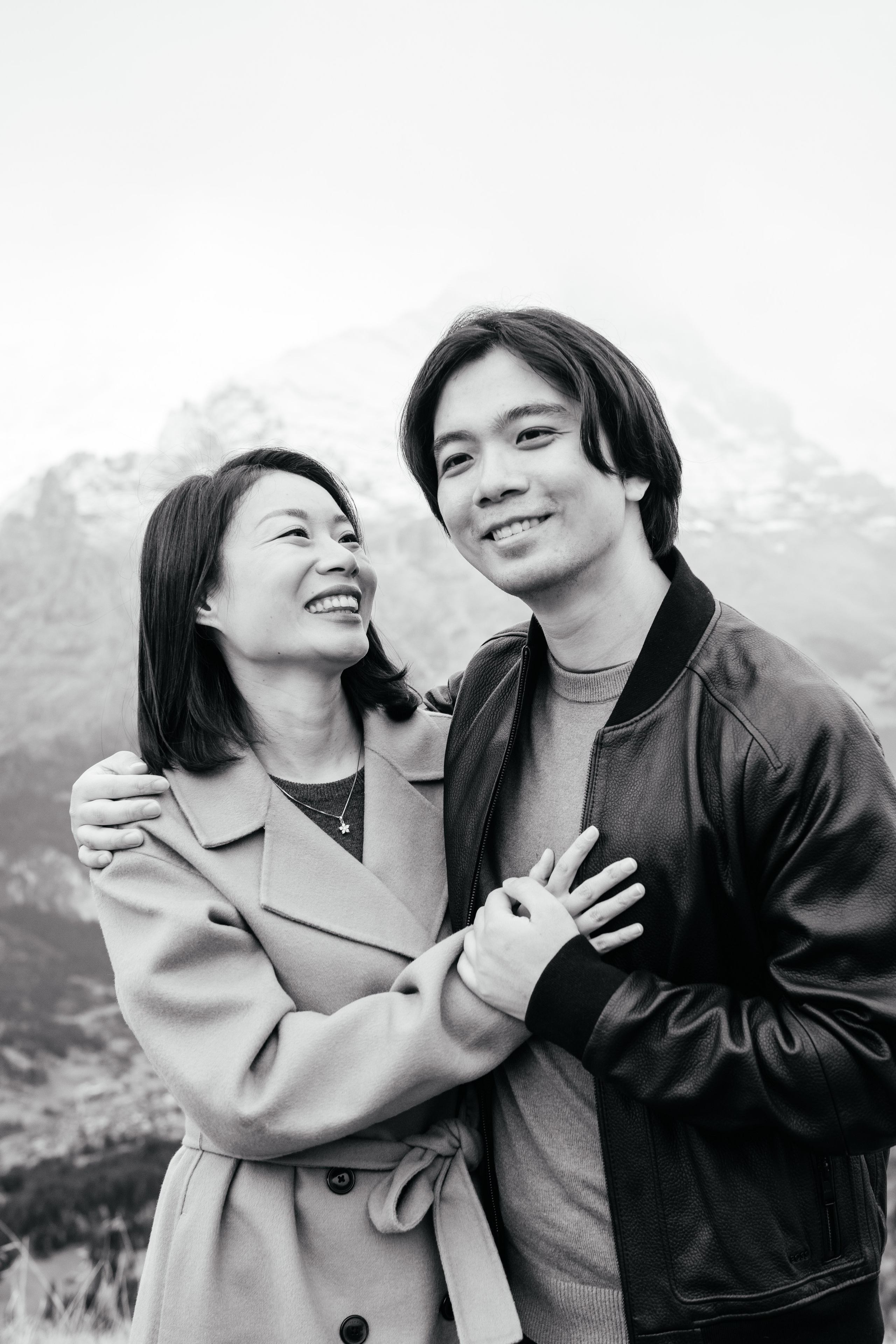 Kaiwen & Xiaoming Grindelwald, Switzerland. I am Elena Altendorfer. Wedding photographer in Zurich and Switzerland