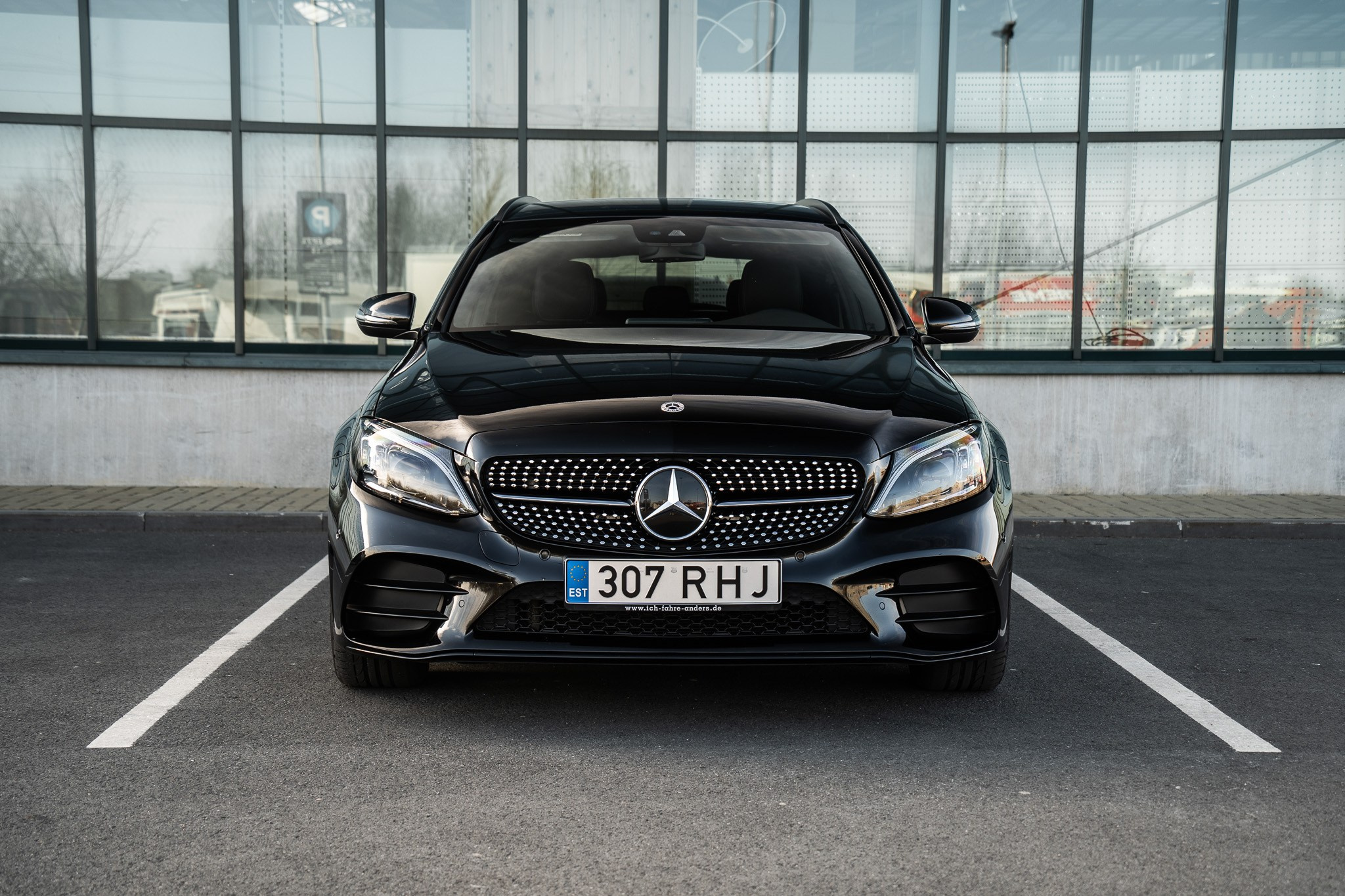 Mercedes-Benz C220 D 4MATIC. LOHA VISUALS — AUTOMOTIVE PHOTOGRAPHY