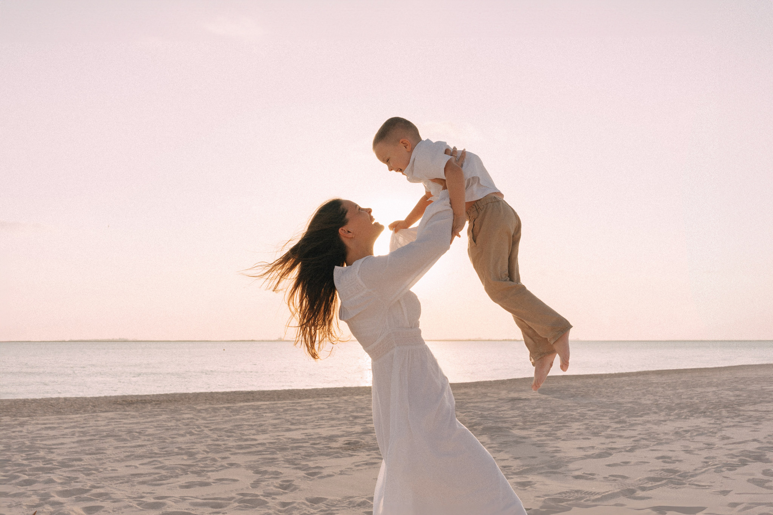 Ksenya’s Family at Hudayriyat island. Professional Photographer Abu Dhabi, Dubai — Yulia Ismoilova | 2025