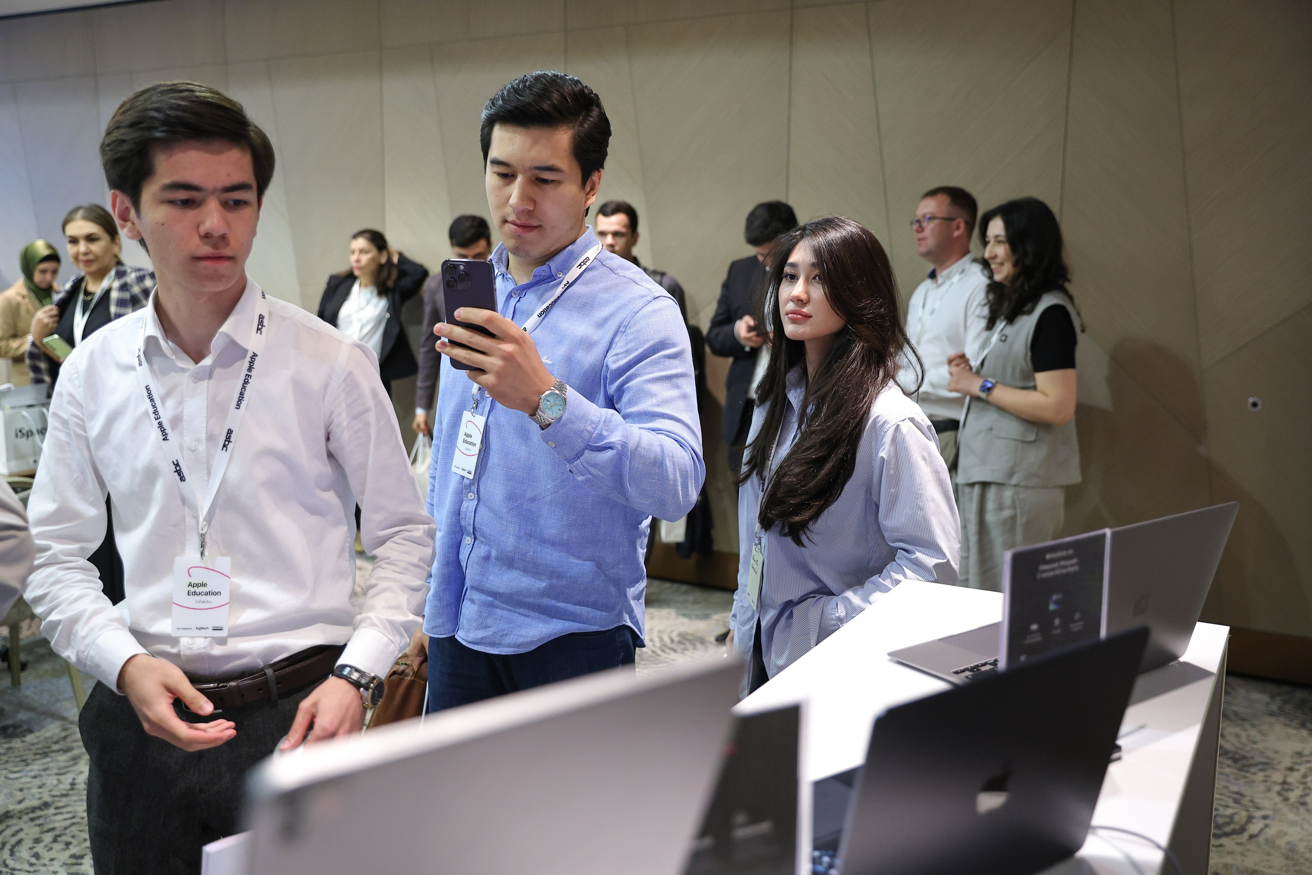 Презентация Apple education Uzbekiston. Создает увлекательные учебные материалы. Профессиональная Фото-Видео Студия Геннадия Нестеренко | Ташкент и Весь Узбекистан