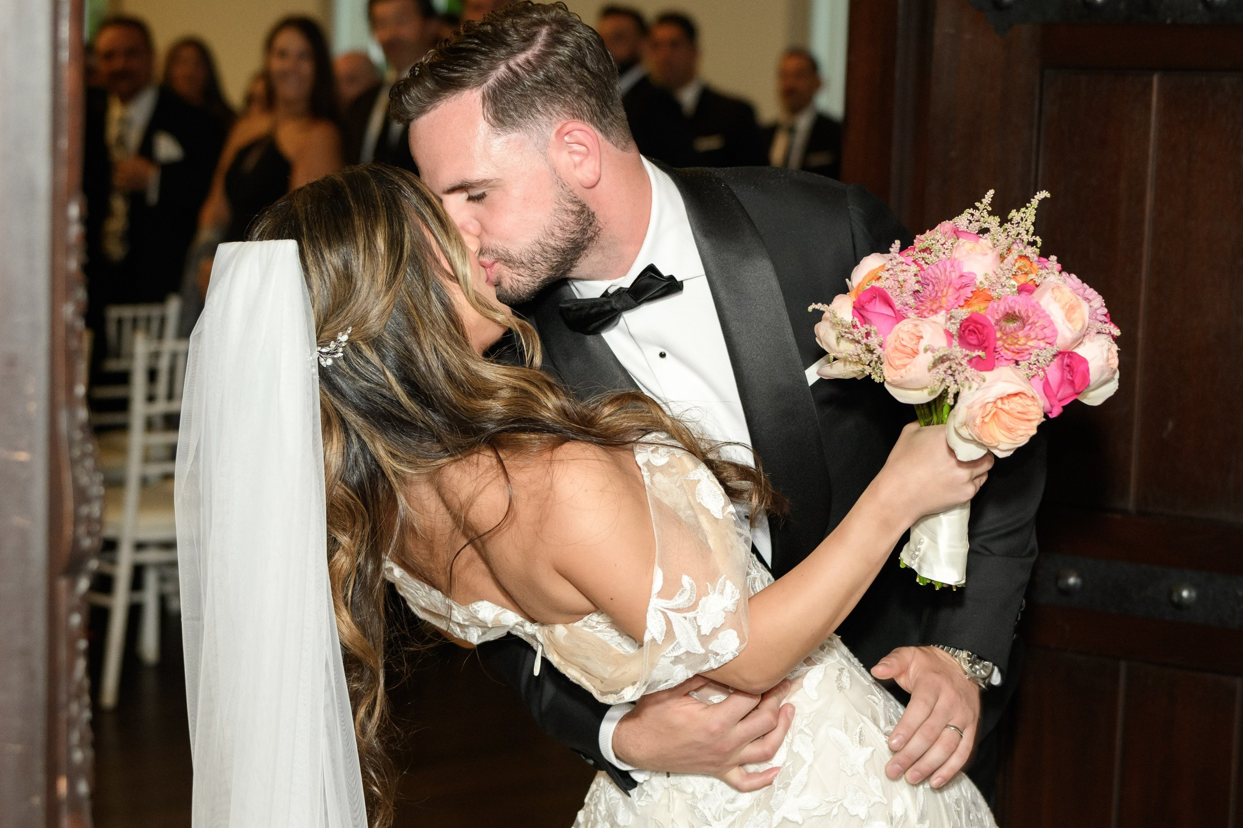 Arianeh & Michael, Park Chateau. Wedding Photo & Video