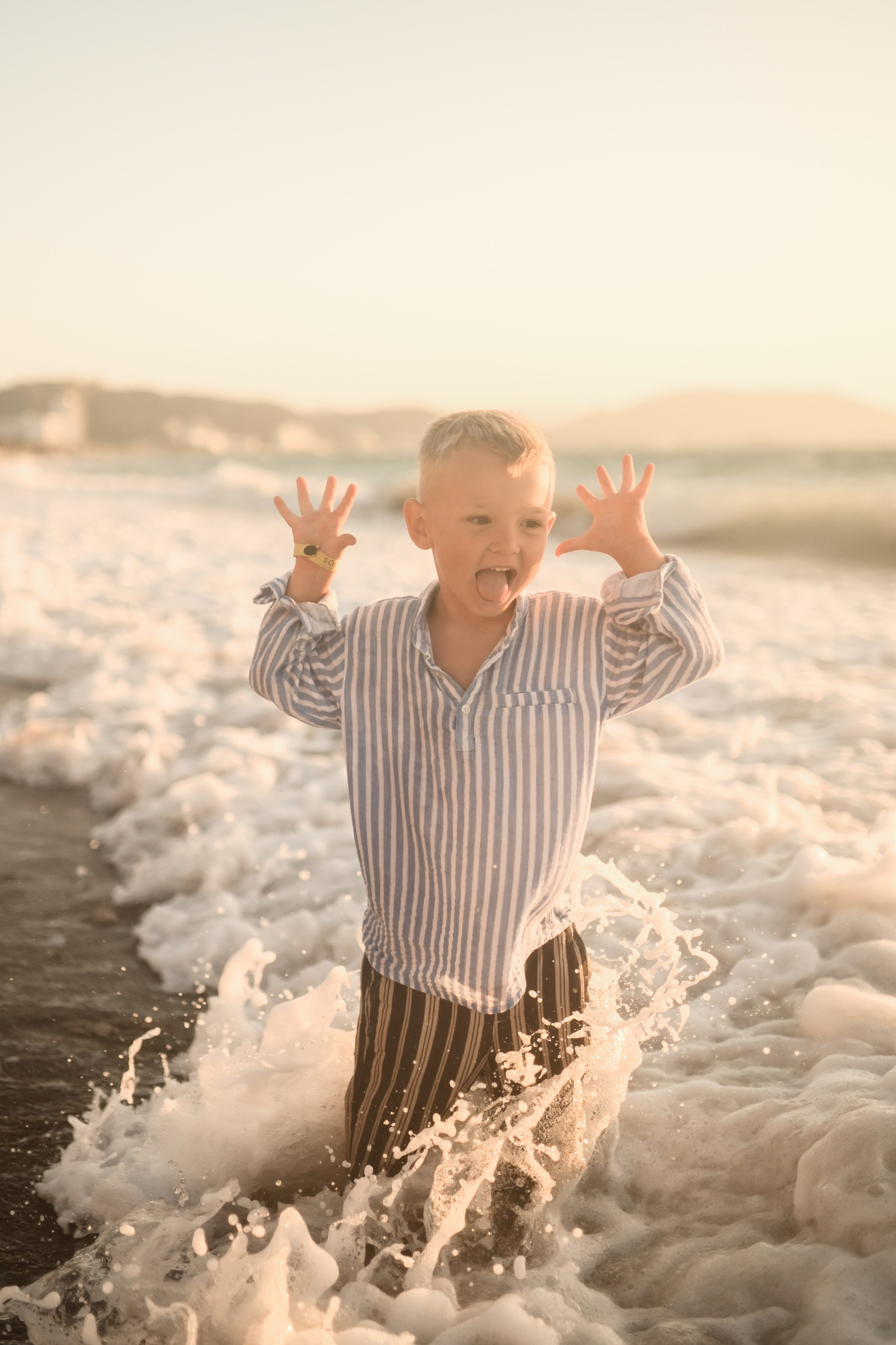 Family Photoshoot in Rhodes. Photographer in Rhodes Island
