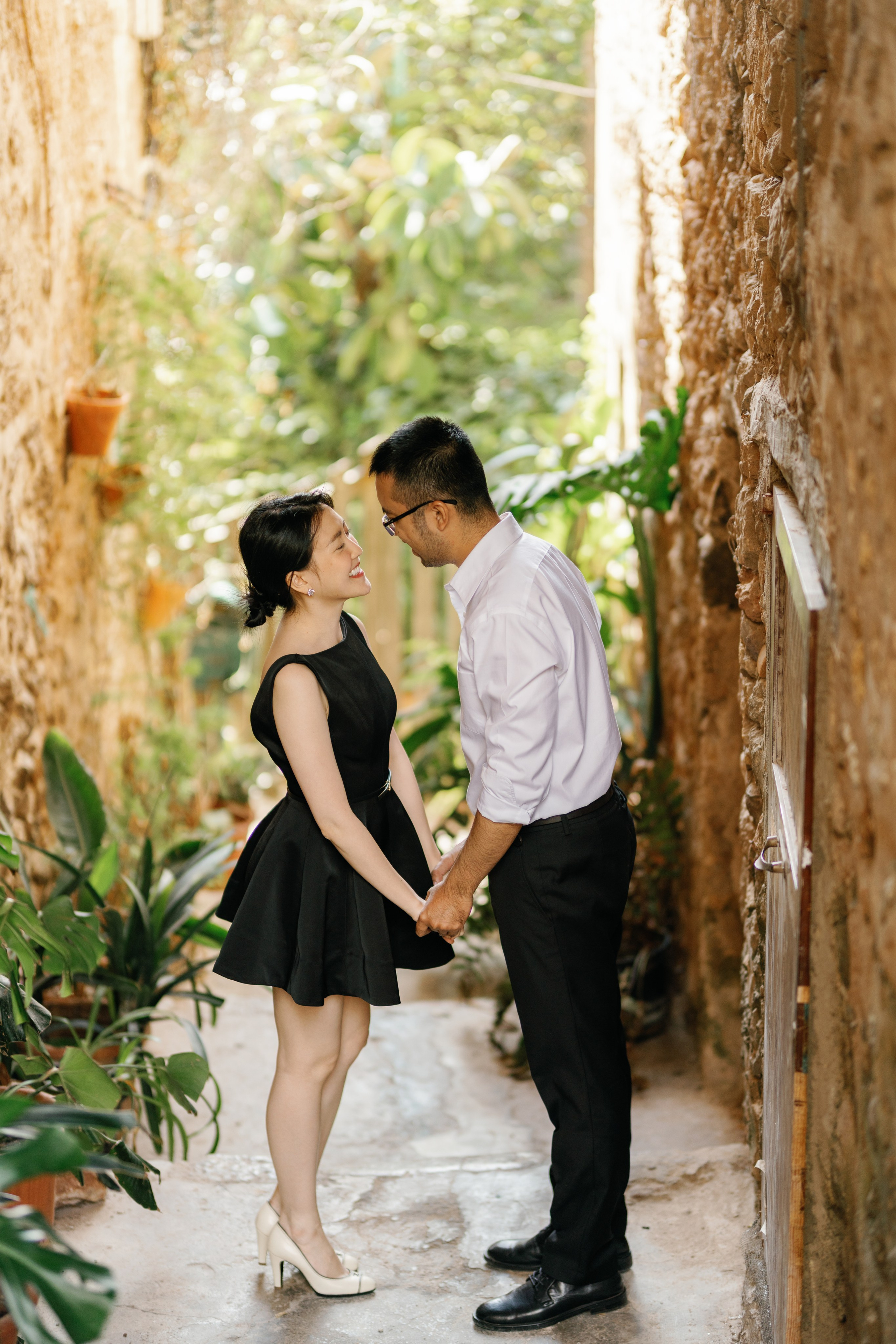 Romantic Couple Photoshoot in Valldemossa. Photographer in Mallorca