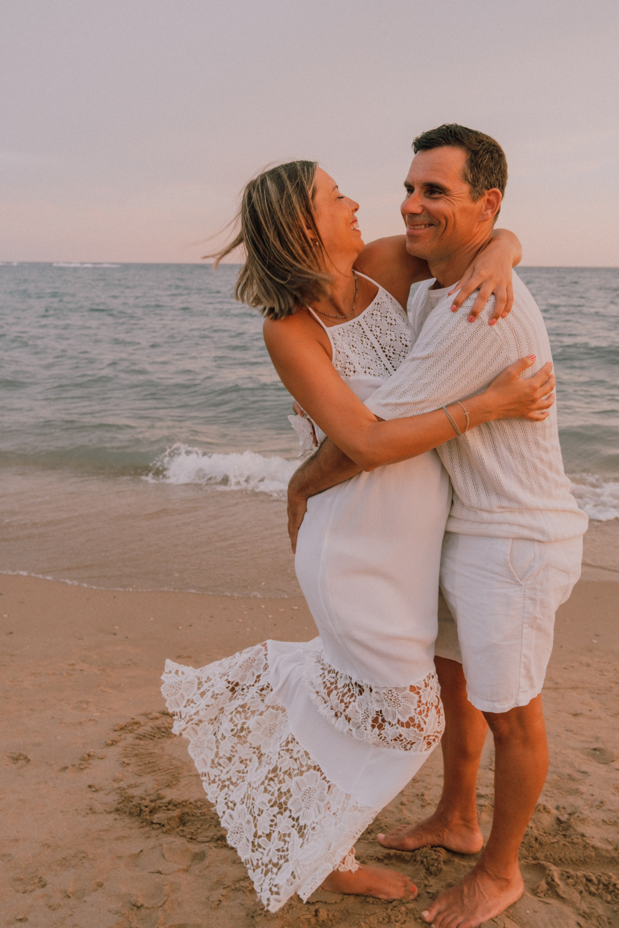 Sesión embarazo en la playa. Fotografía profesional en Calafell - Elena Medvedeva