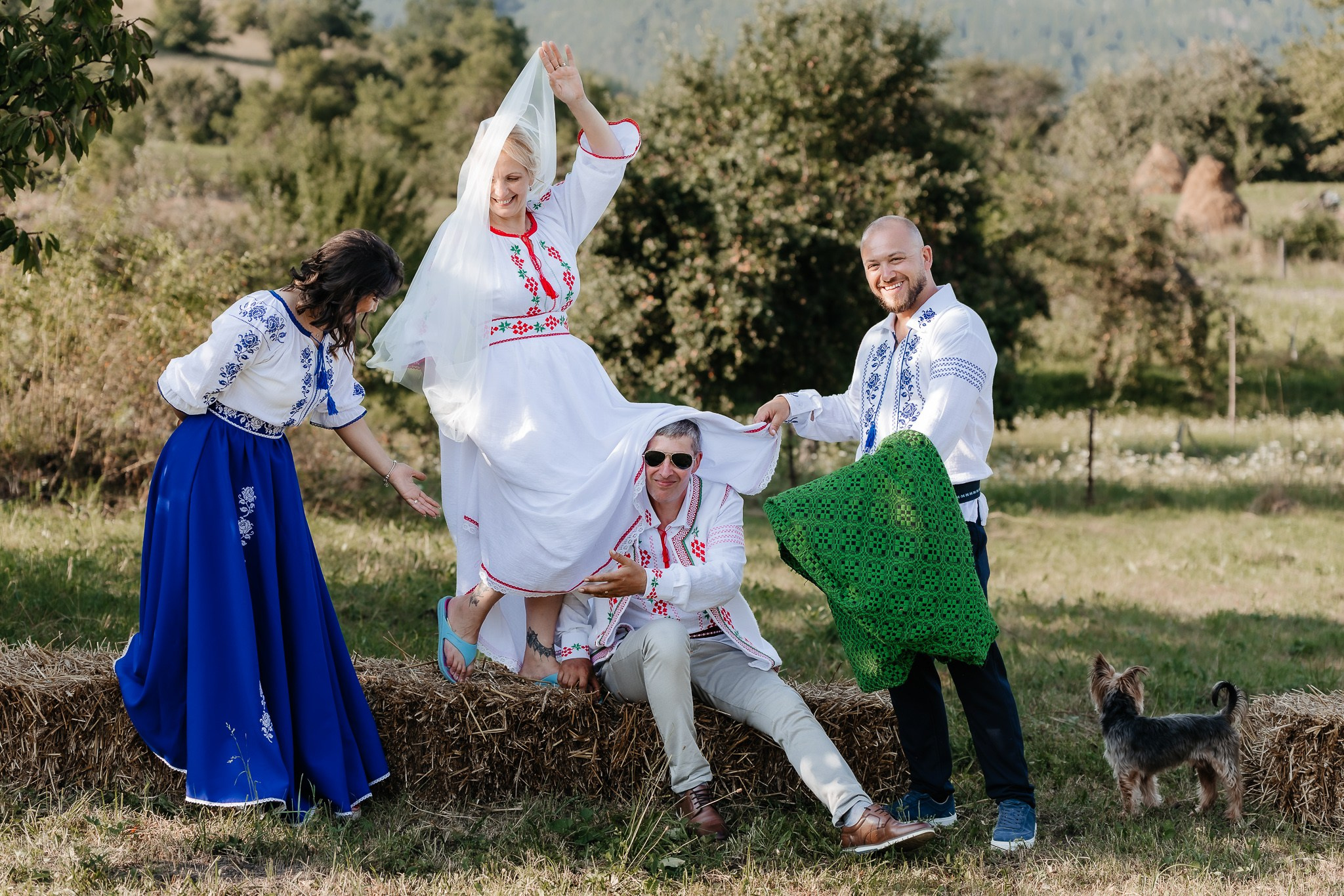 Tradiție și distracție. FotoACTIV.ro - Imaginea ta contează