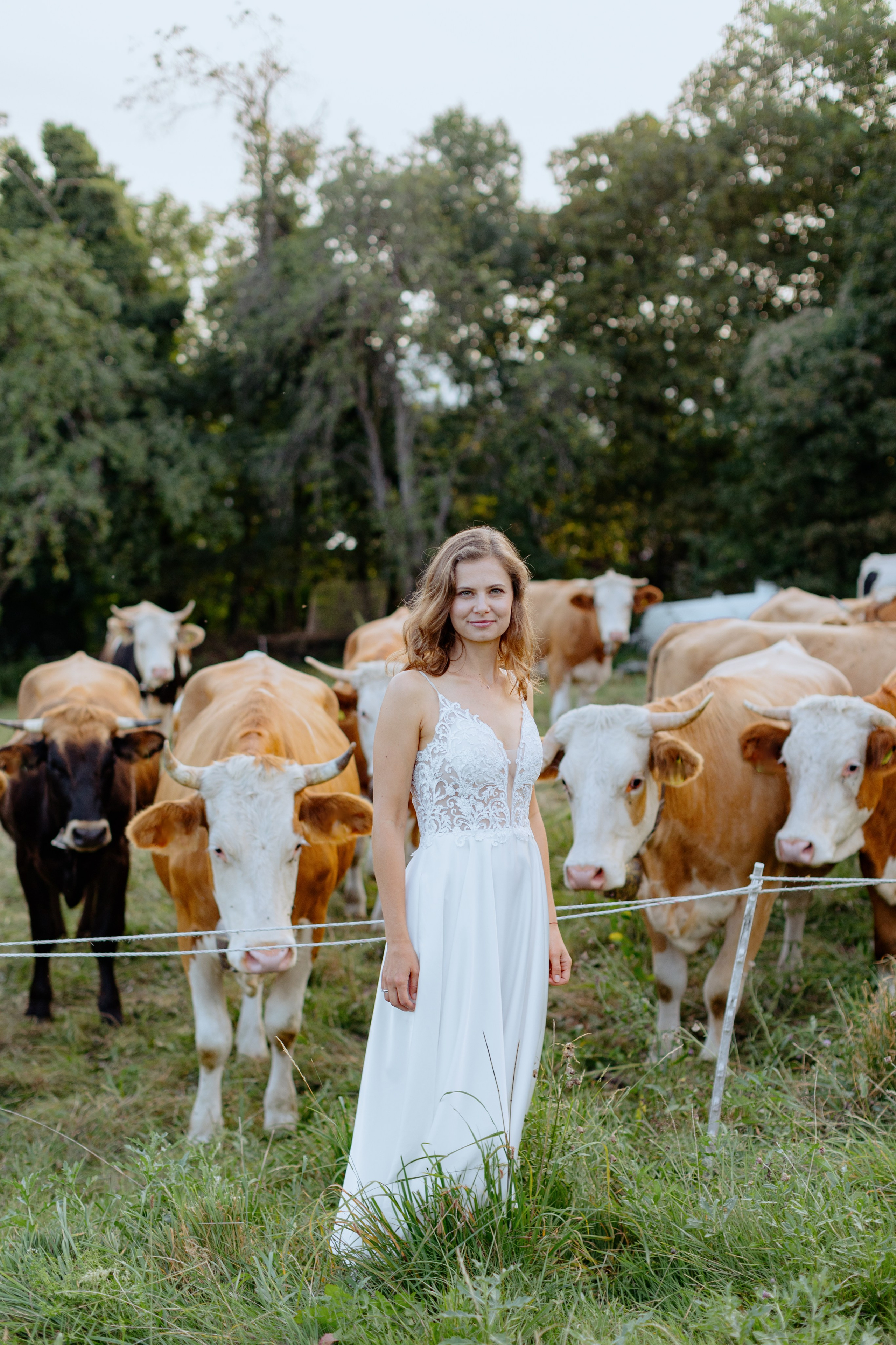 Morning of the bride. Amazing photo session at a time convenient for you. Y