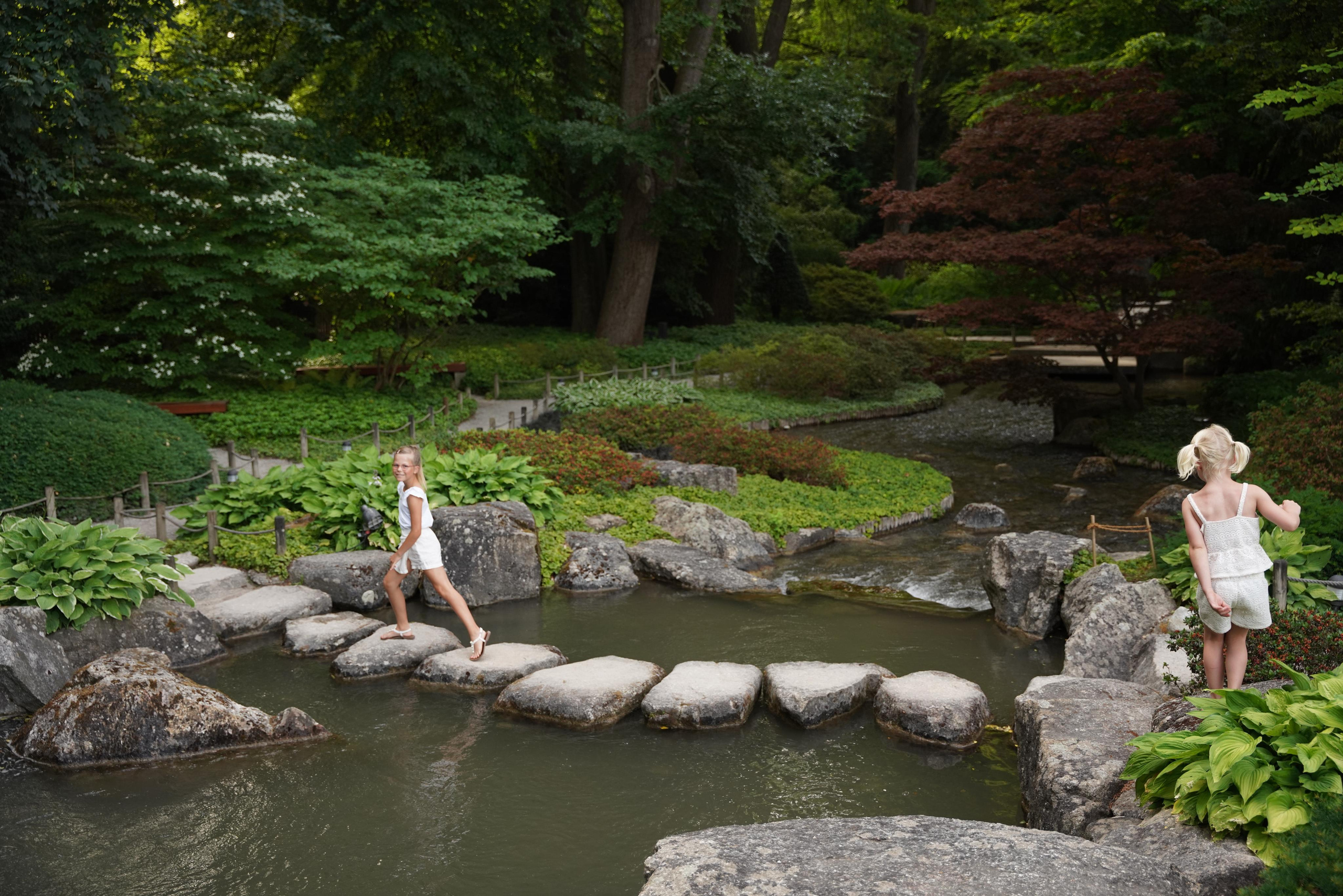 Botanischer Garten. Neugeborenenfotografin und Retoucher in Augsburg Nastassia Schneider