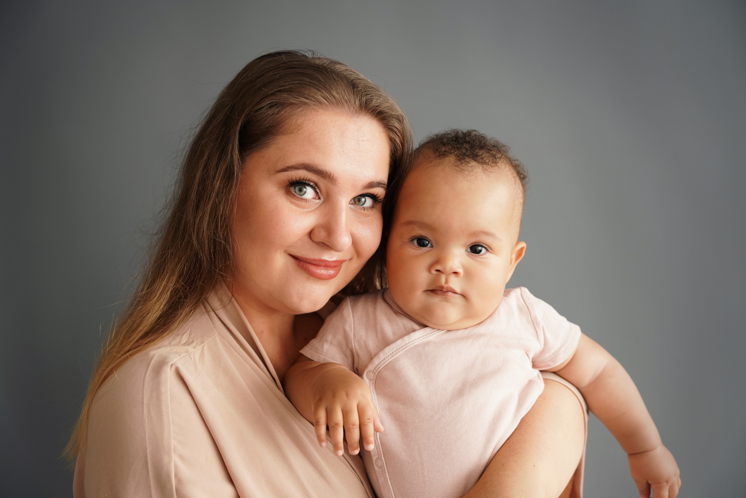 Maternityfoto. Neugeborenenfotografin und Retoucher in Augsburg Nastassia Schneider