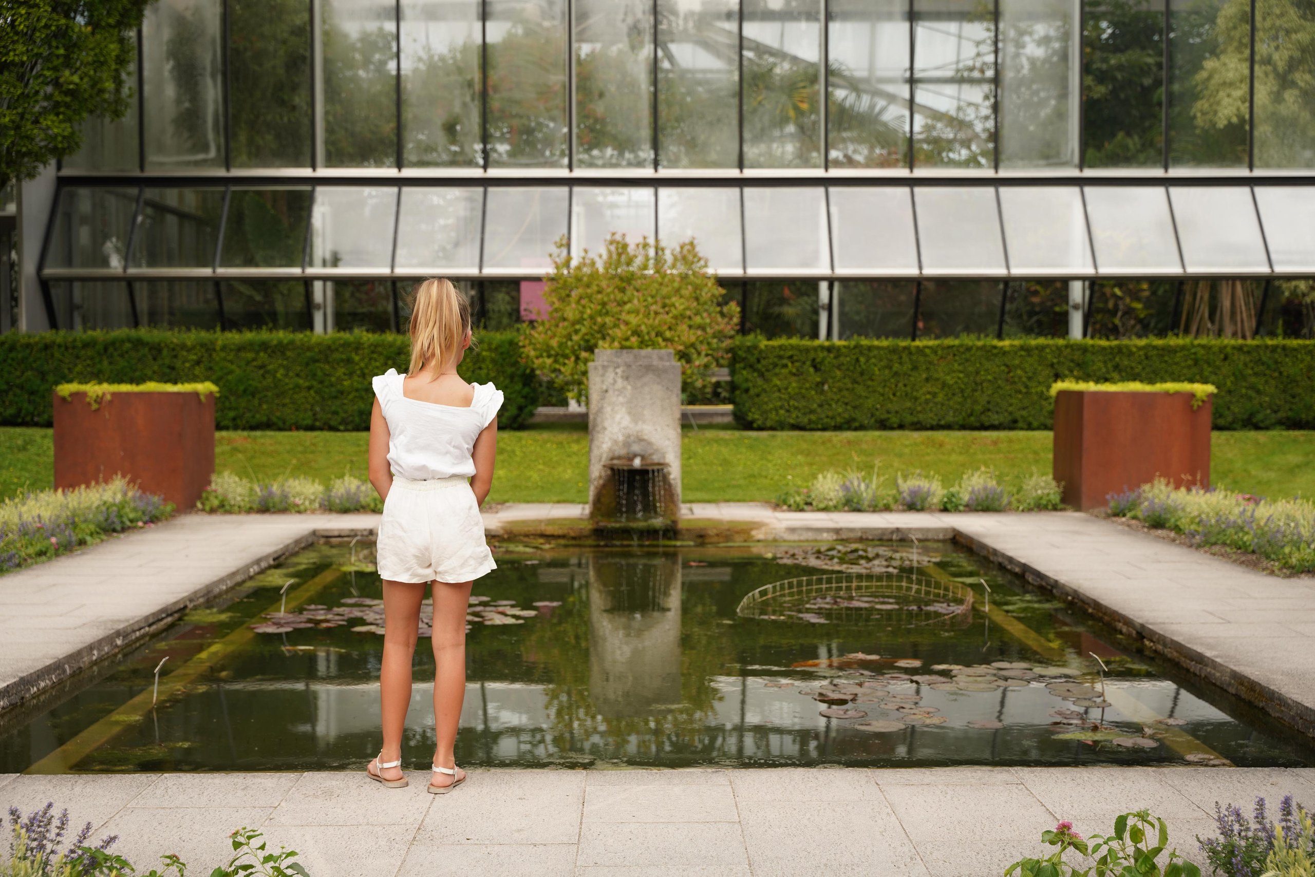 Botanischer Garten. Neugeborenenfotografin und Retoucher in Augsburg Nastassia Schneider