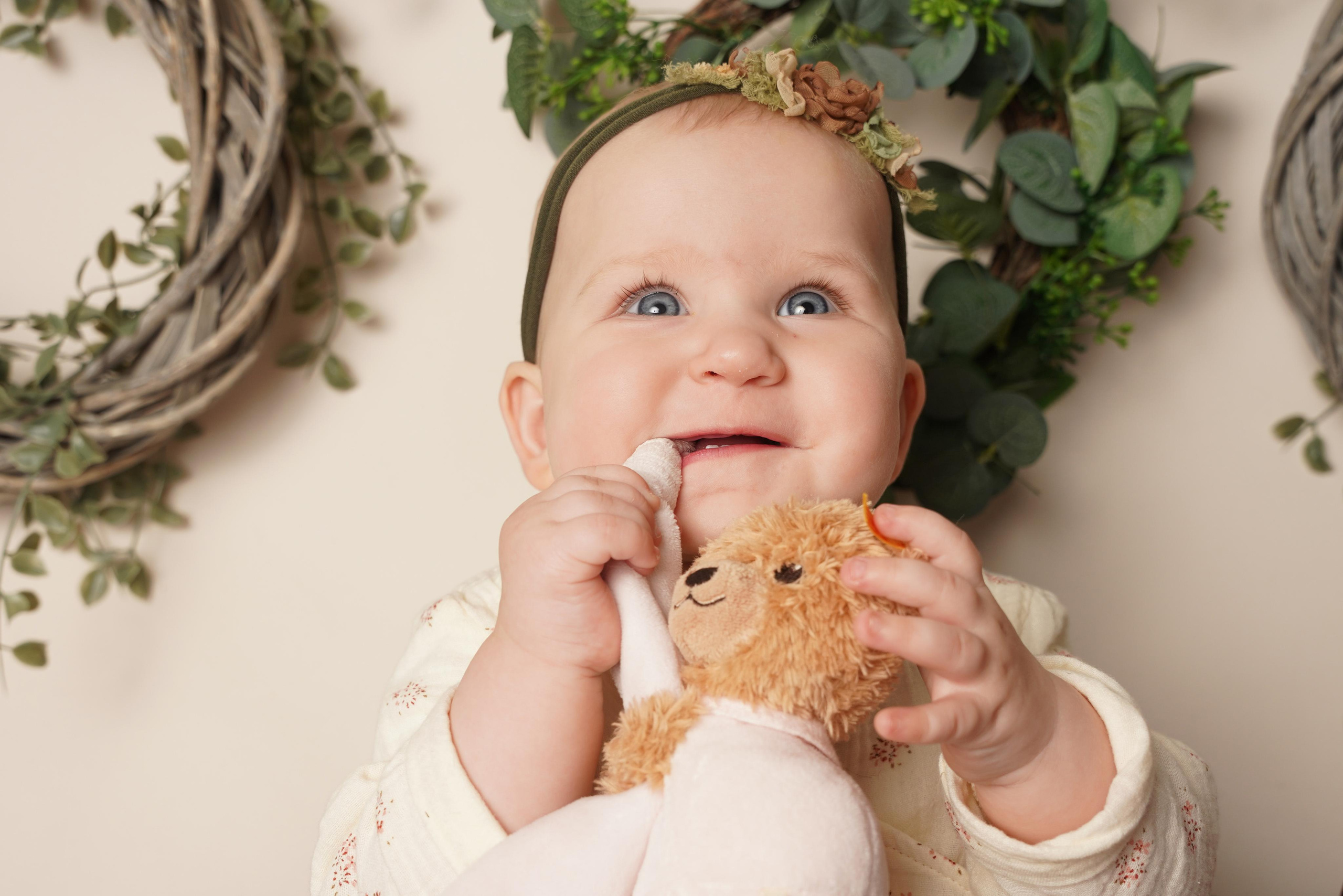 Kleine Schätze in bunten Szenen