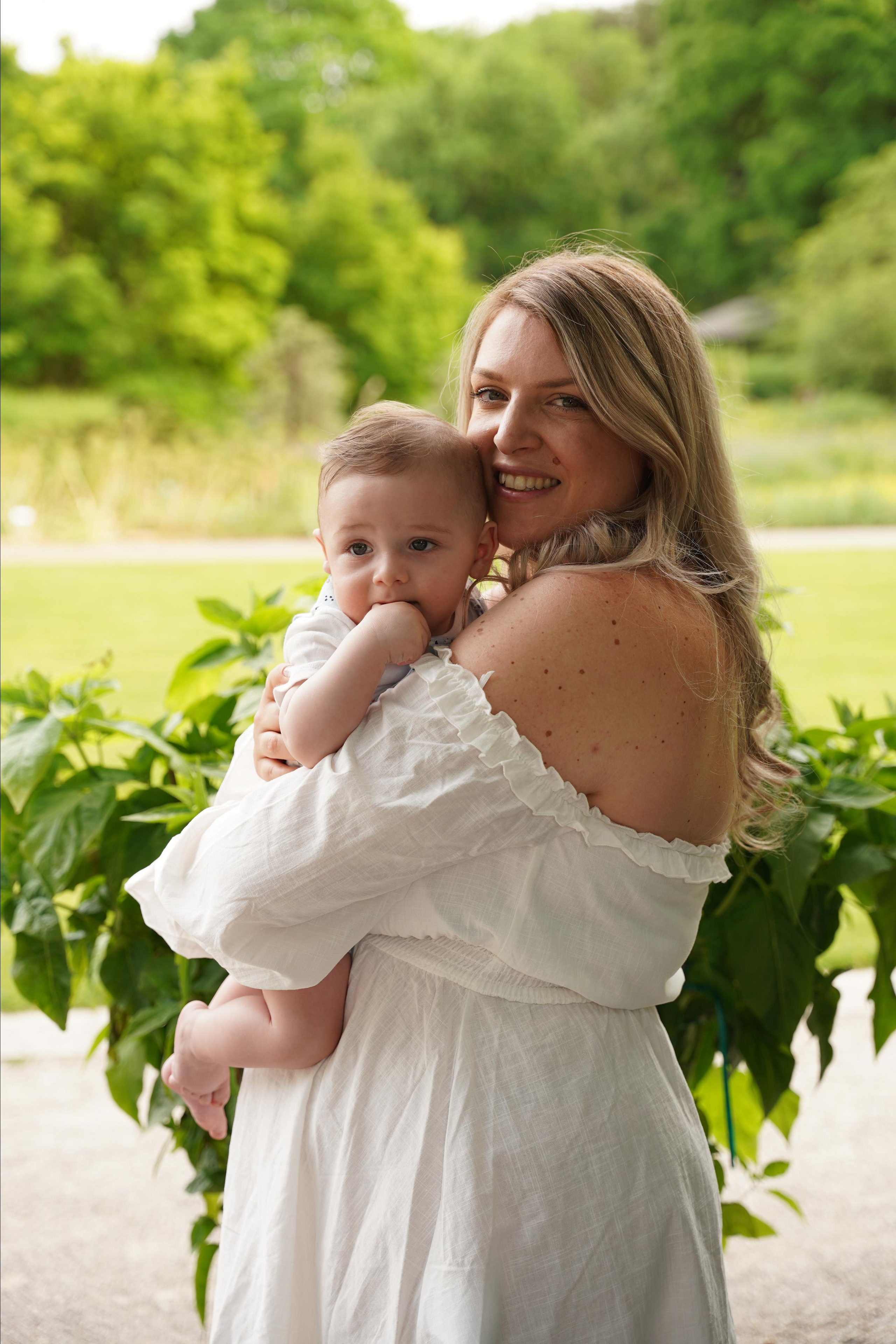 Botanischer Garten. Neugeborenenfotografin und Retoucher in Augsburg Nastassia Schneider