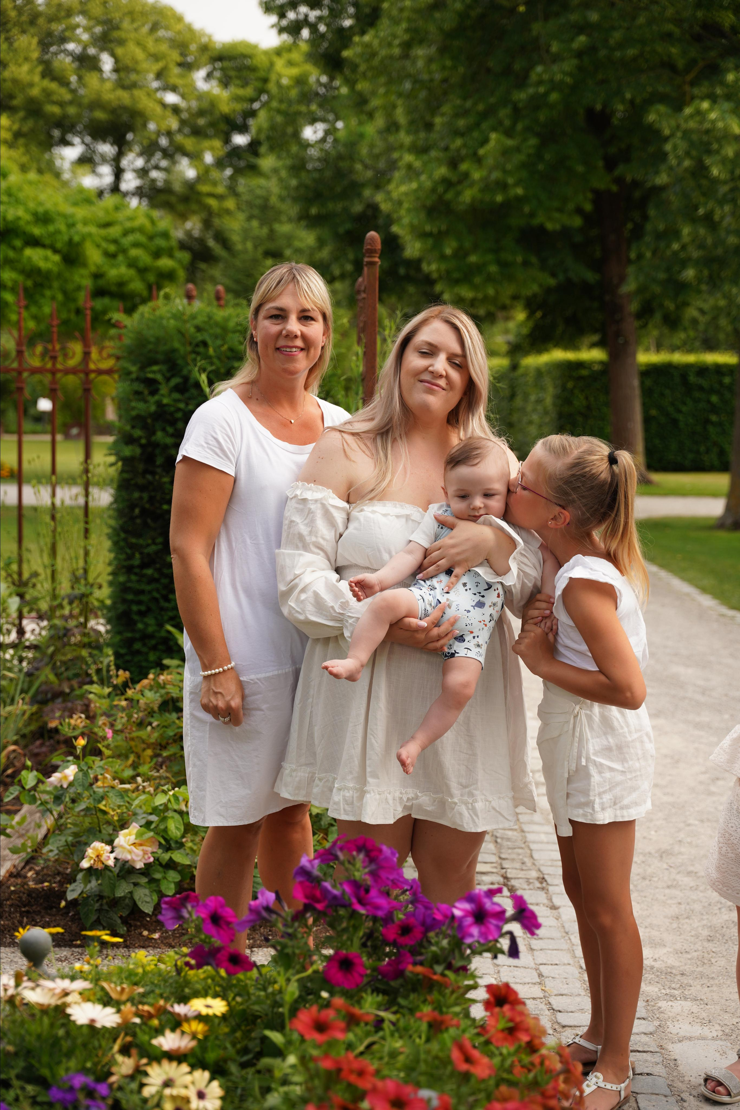 Botanischer Garten. Neugeborenenfotografin und Retoucher in Augsburg Nastassia Schneider