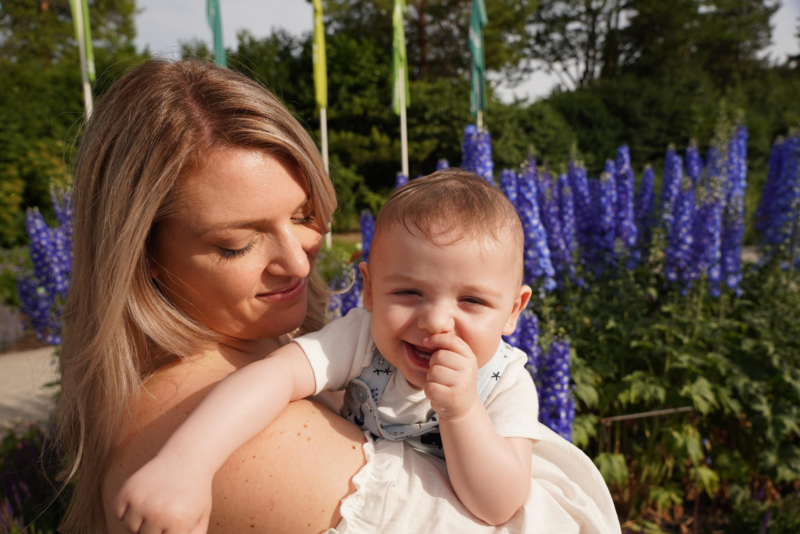 Botanischer Garten. Neugeborenenfotografin und Retoucher in Augsburg Nastassia Schneider
