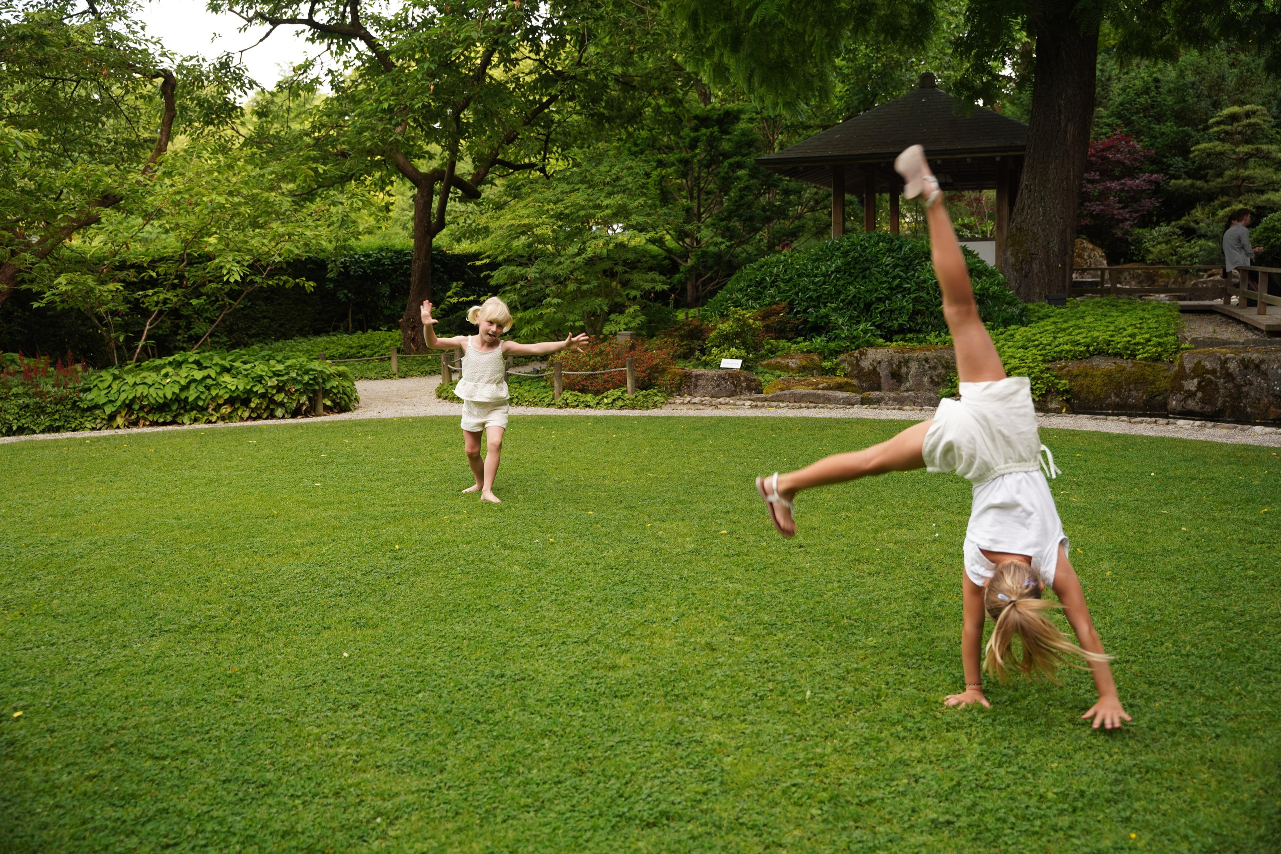 Botanischer Garten. Neugeborenenfotografin und Retoucher in Augsburg Nastassia Schneider