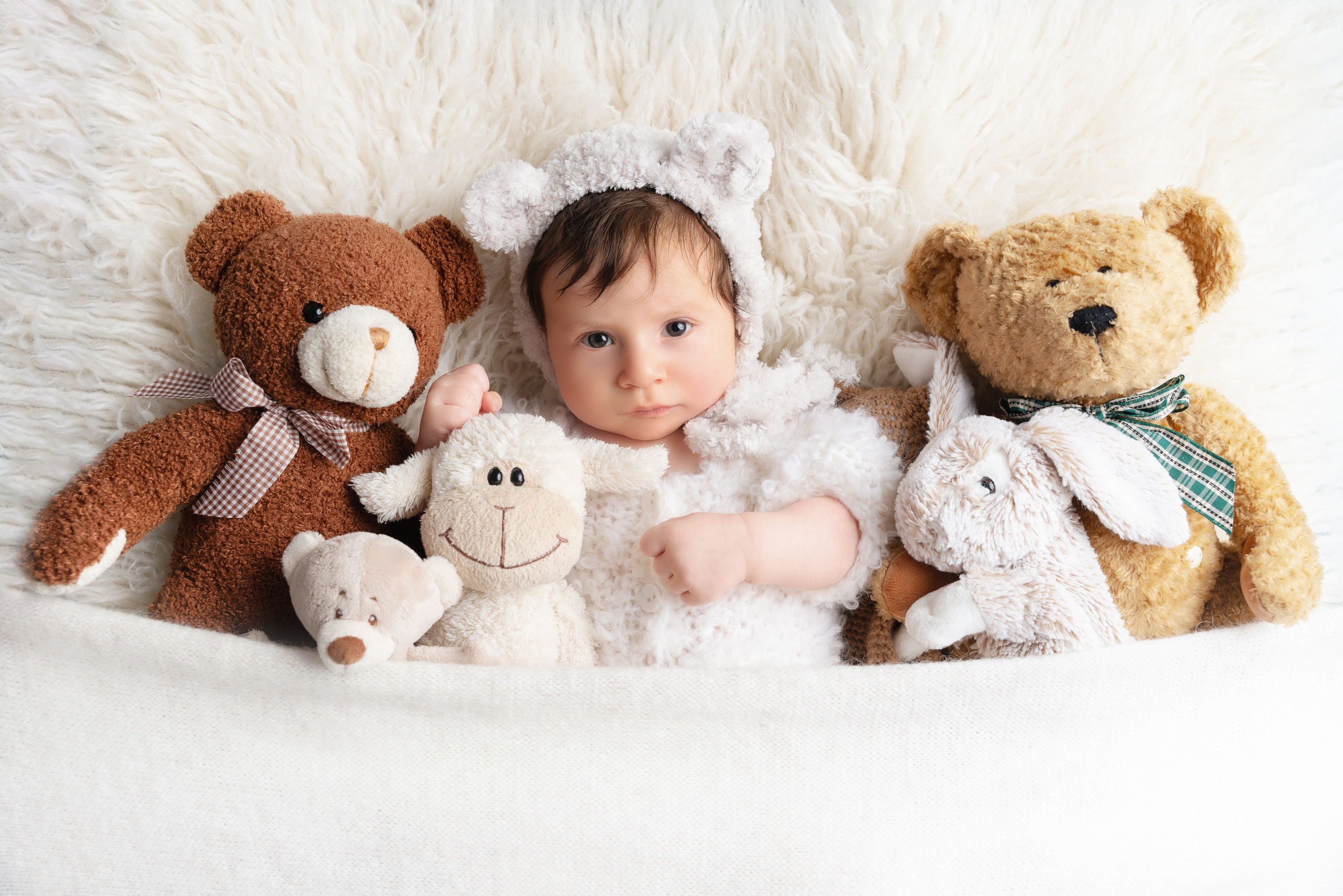Babyfotografie und Newbornshooting für Kinder in Bayern. Neugeborenenfotografin und Retoucher in Augsburg Nastassia Schneider