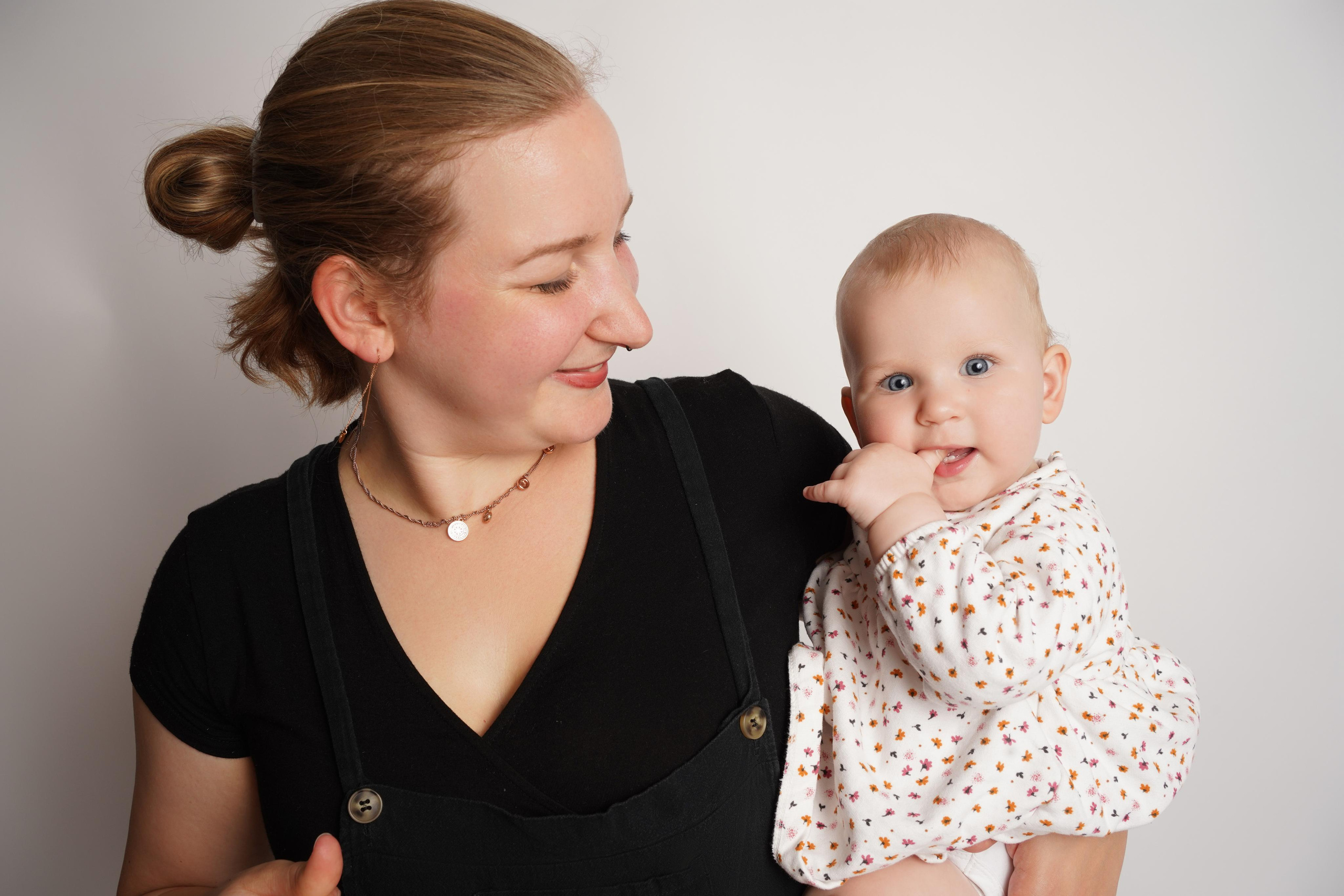 Die Tochter sieht ähnlich wie Mama aus