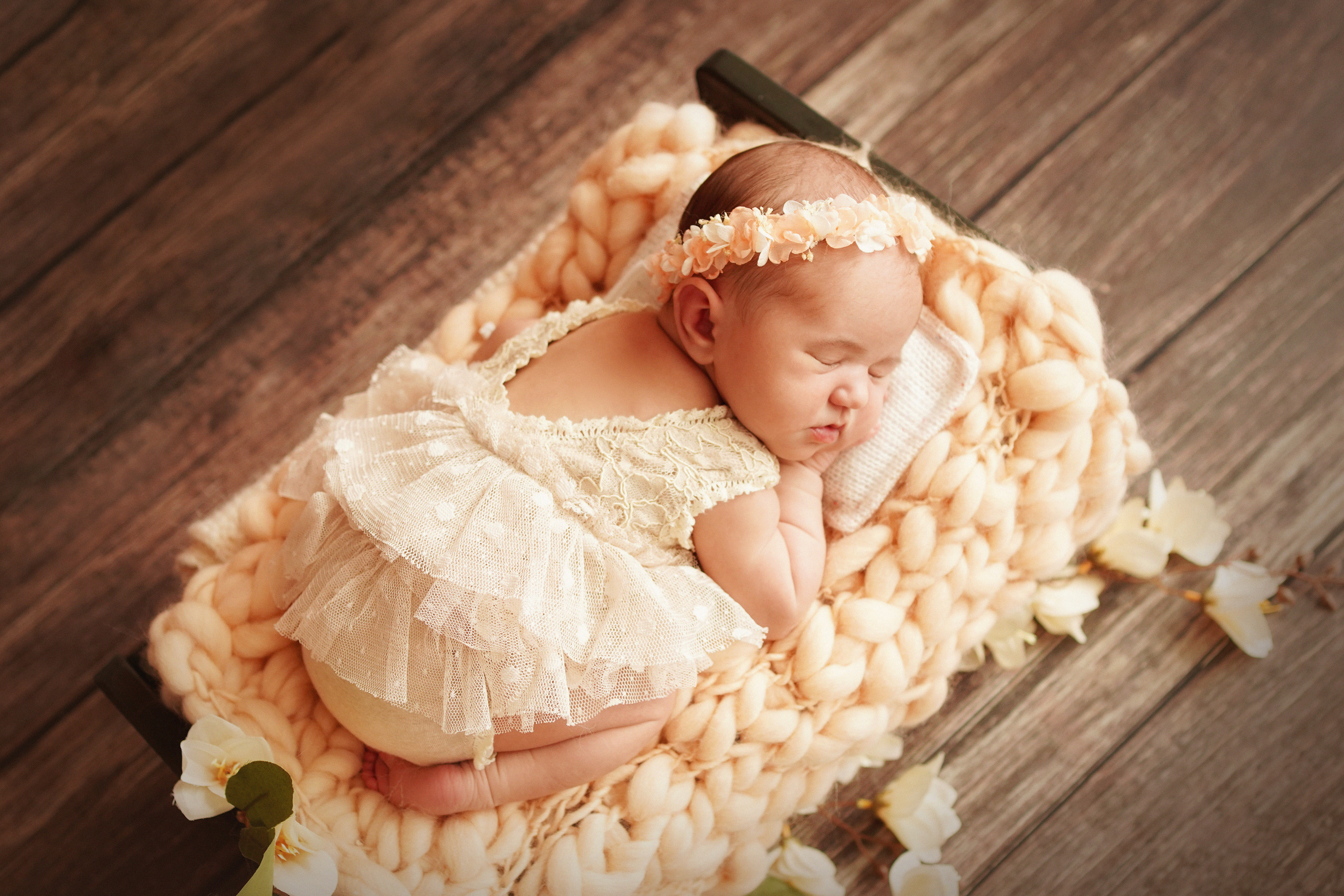 Liebevoll inszenierte Neugeborenenfotos in Augsburg