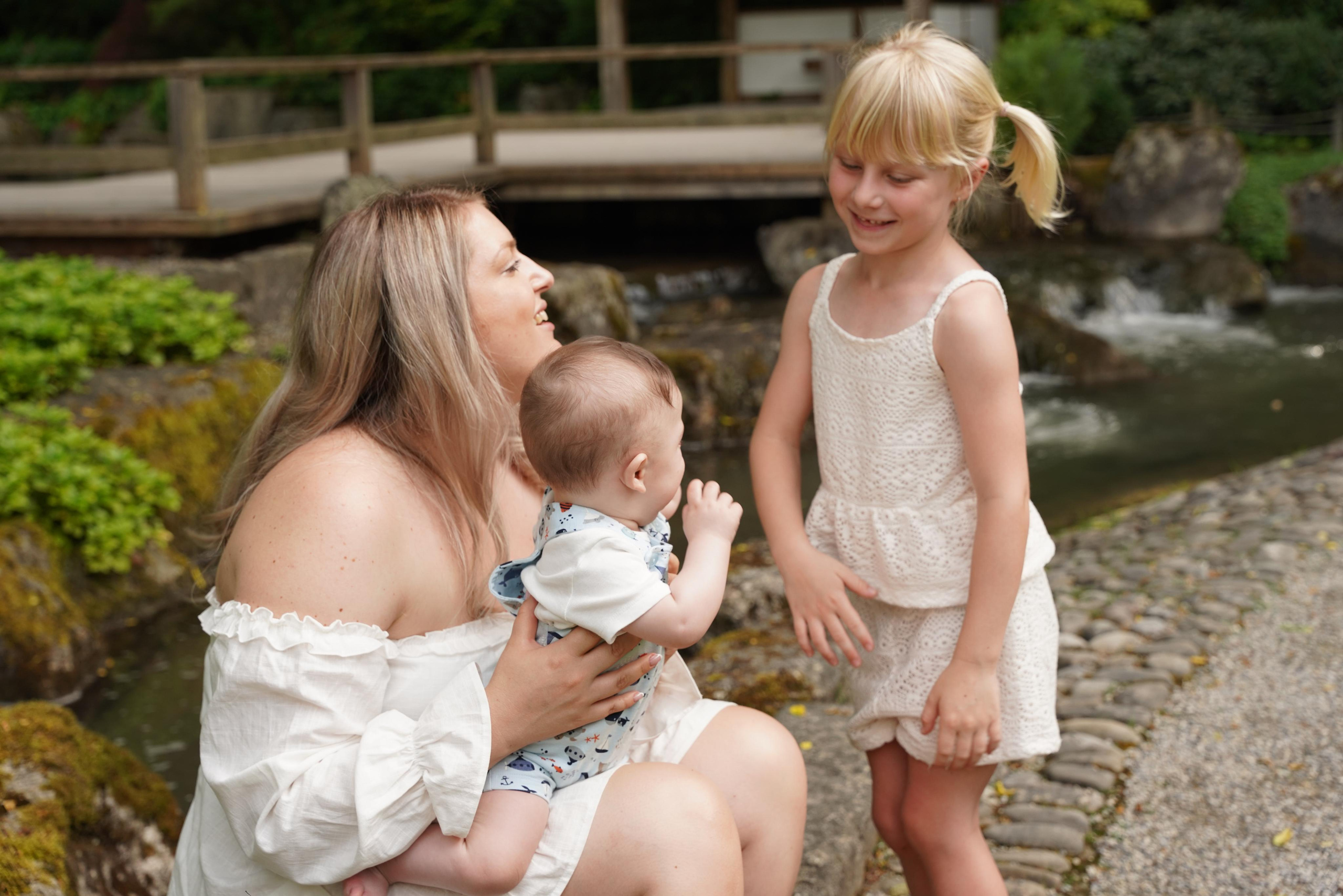 Botanischer Garten. Neugeborenenfotografin und Retoucher in Augsburg Nastassia Schneider