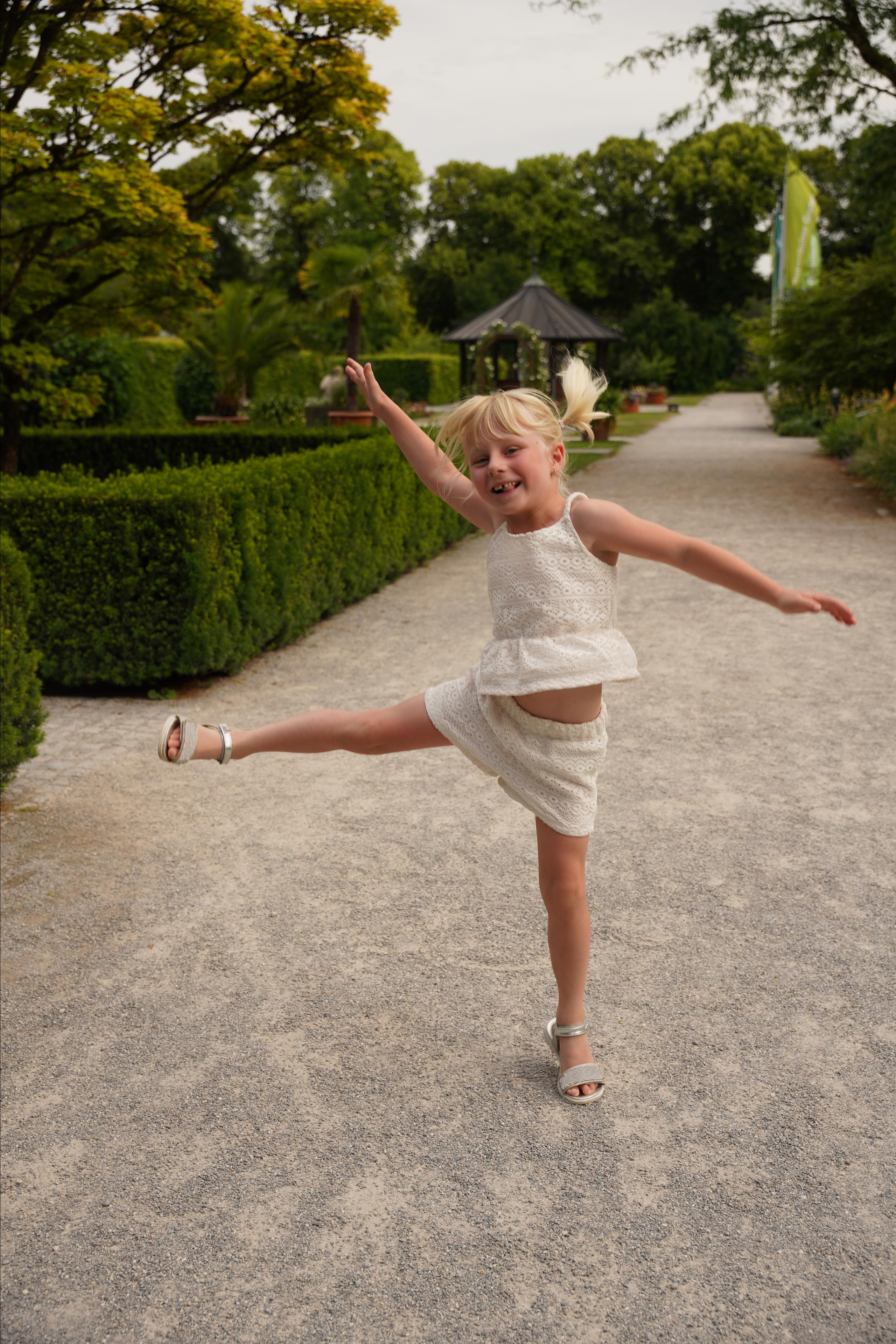Botanischer Garten. Neugeborenenfotografin und Retoucher in Augsburg Nastassia Schneider