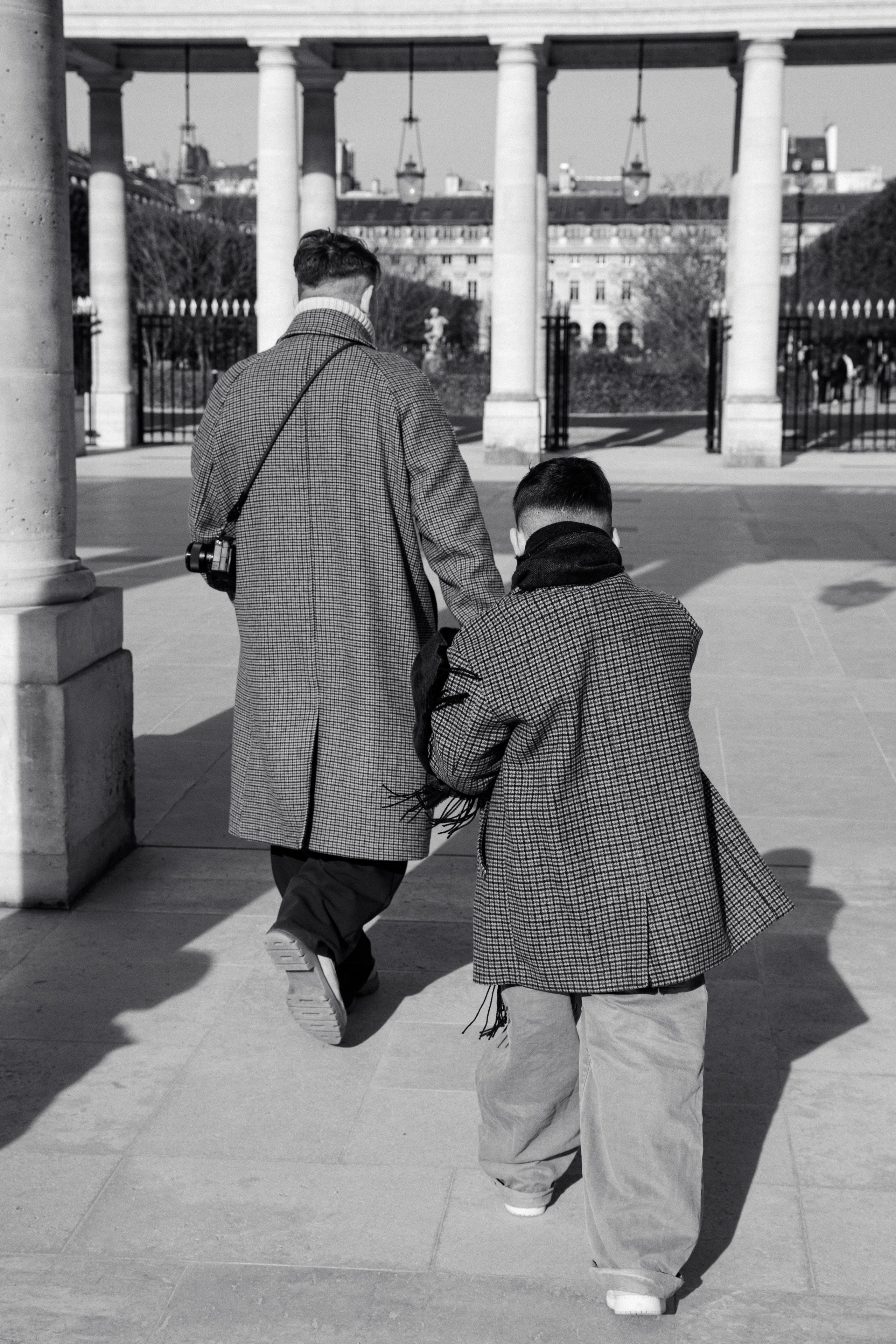 Big Family Photoshoot in Paris — Natural & Lifestyle Moments. Paris Wedding Photographer