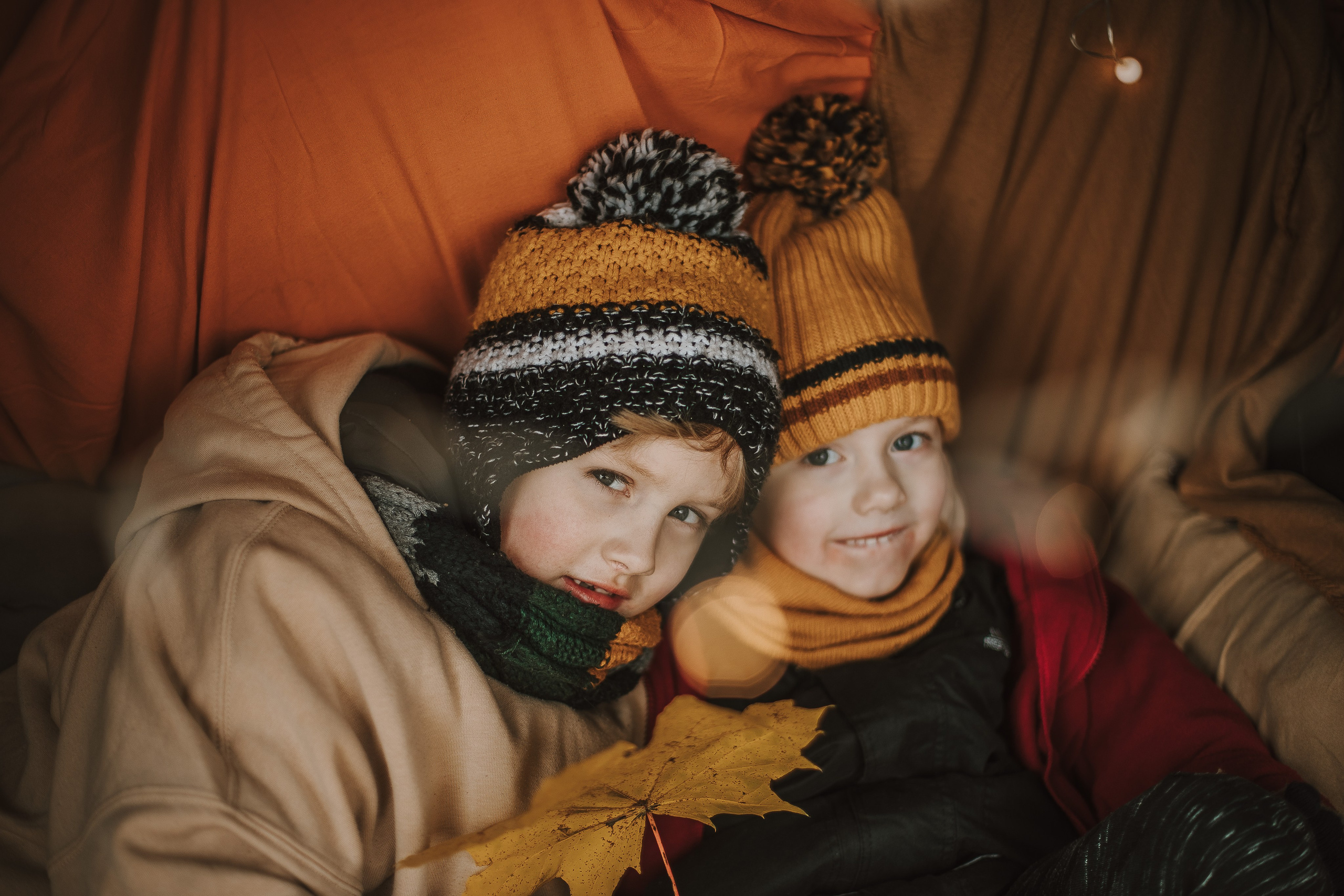 Rudens fotosesija ar mašīnu. Fotogrāfs Rīgā — Katerina Gordik