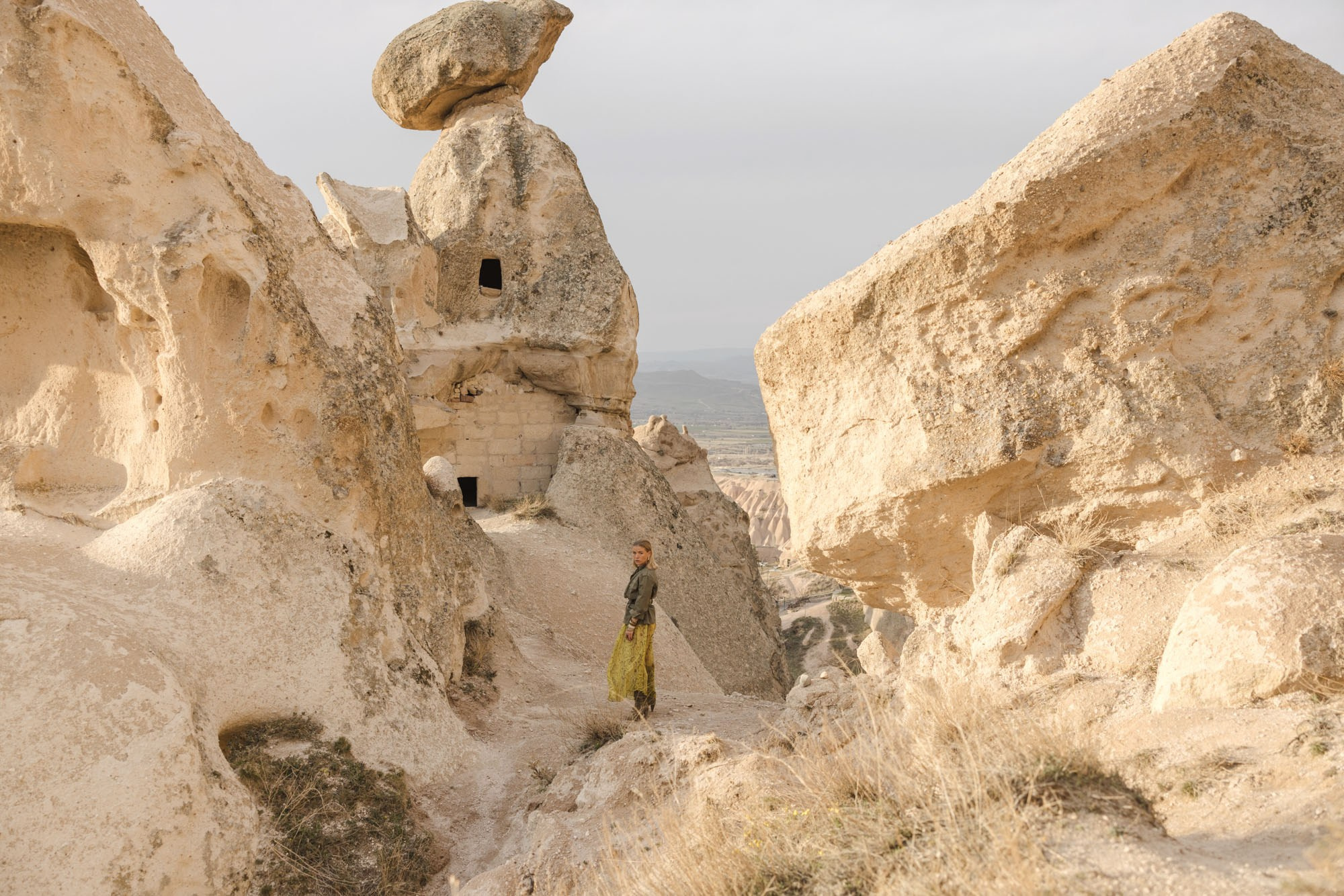 Photoshoot at Uçhisar Castle in Cappadocia. Julia Ganch I Fashion Wedding Photography I Cappadocia Turkey