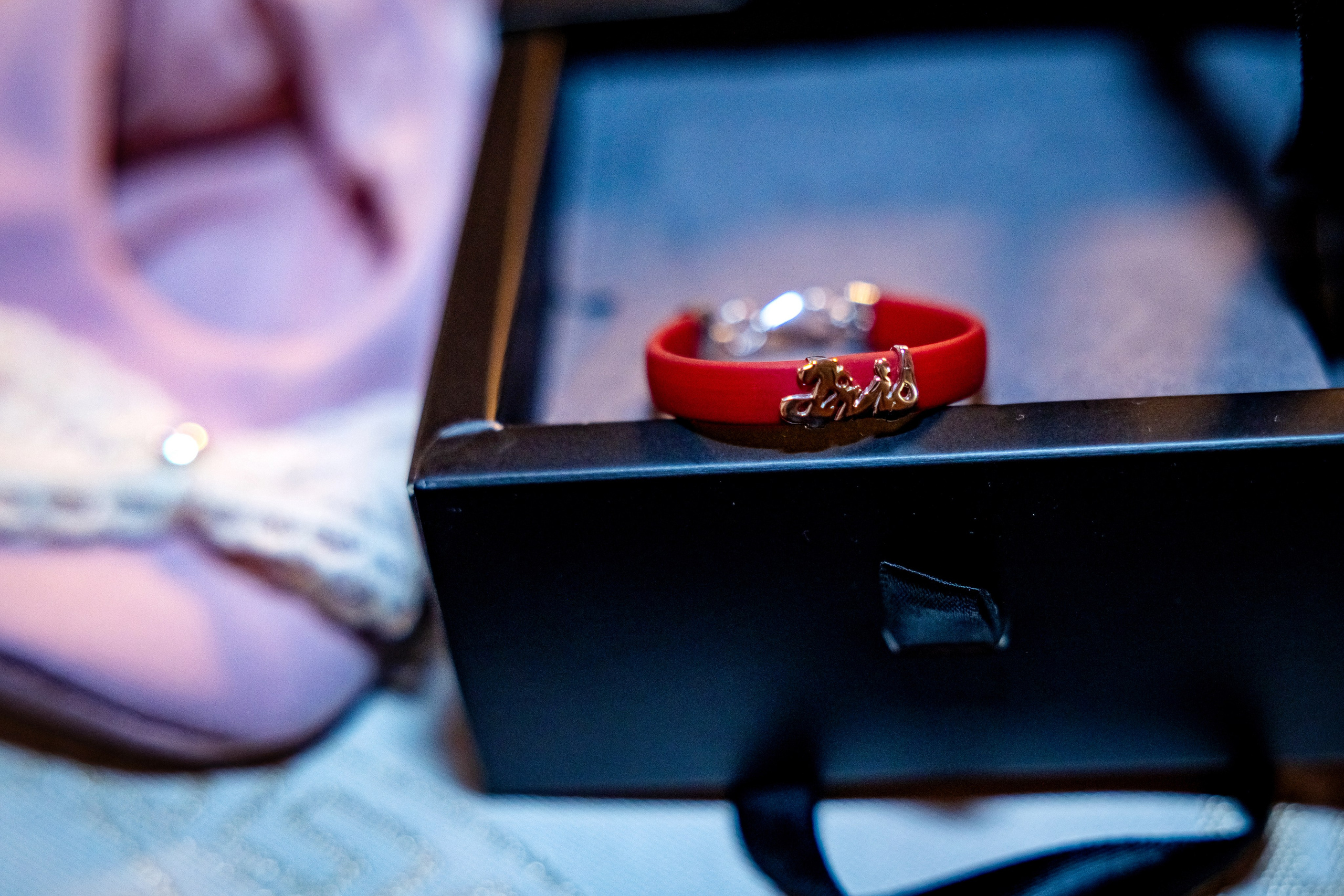 Iris Stefania. Moments By Gub