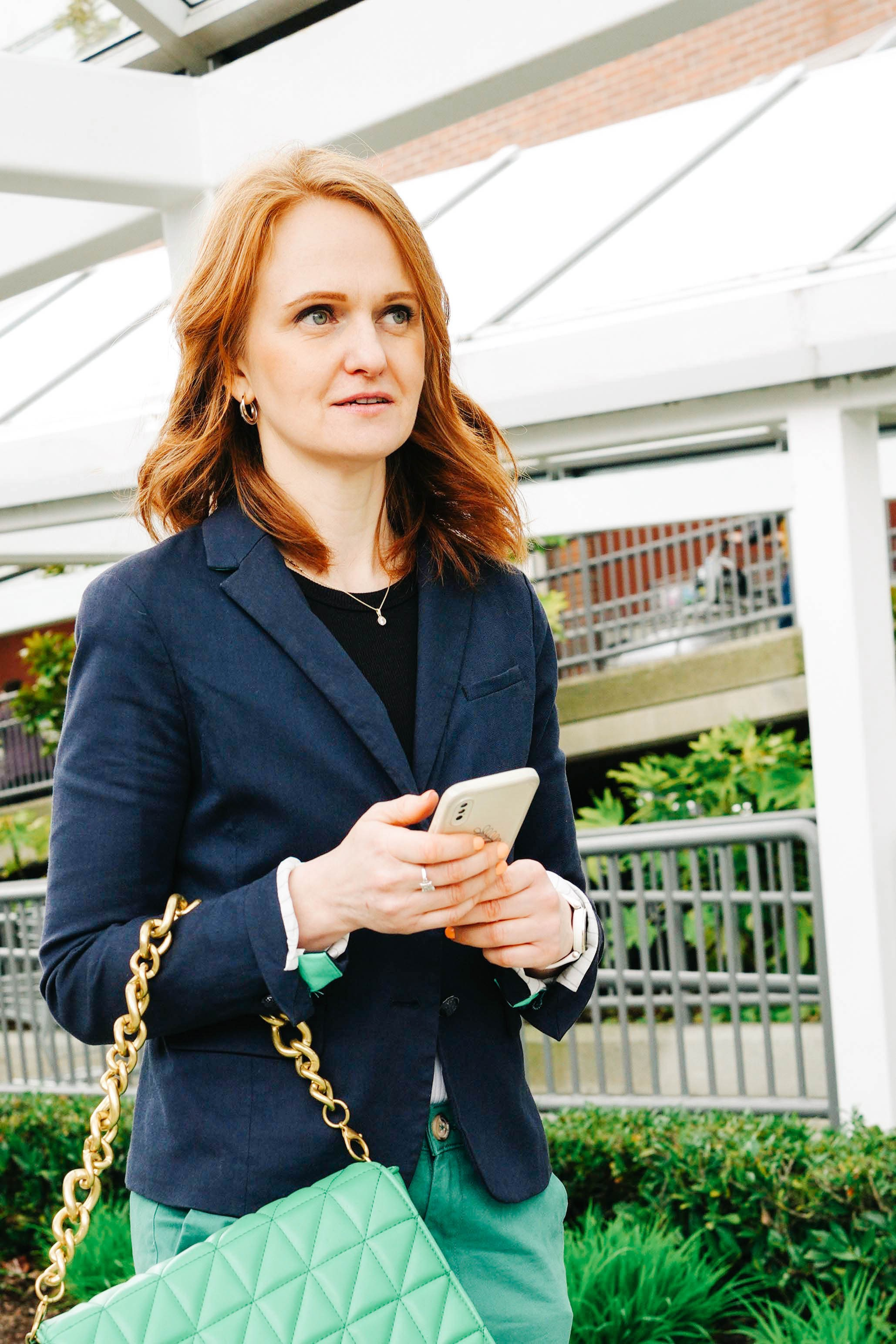 For your social media (expert, influencer). Main