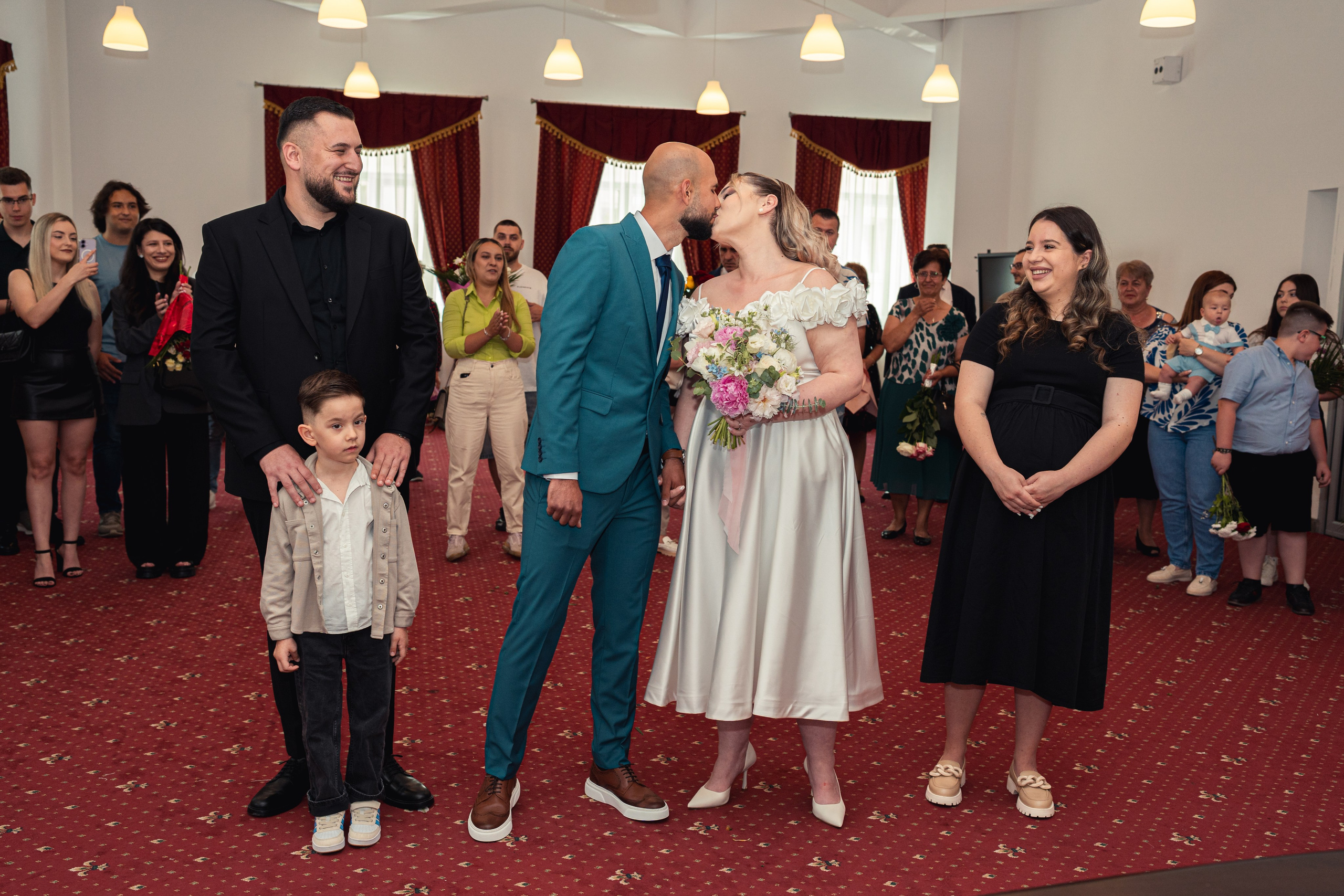 Cununie civilă - Mihaela și Alexandru. ALB — Alexandru-Laurențiu Bîrsan | Fotograf în București