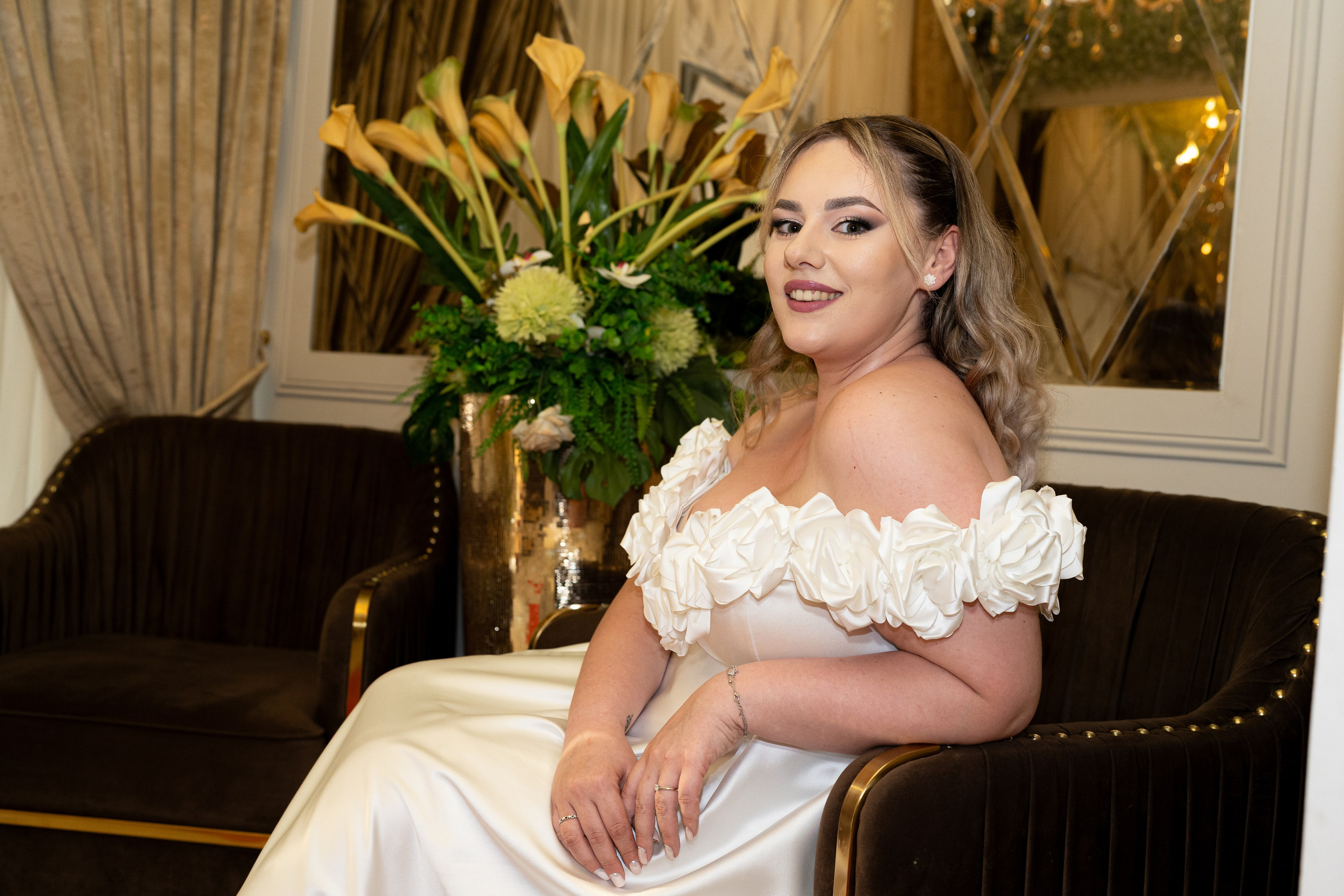 Cununie civilă - Mihaela și Alexandru. ALB — Alexandru-Laurențiu Bîrsan | Fotograf în București