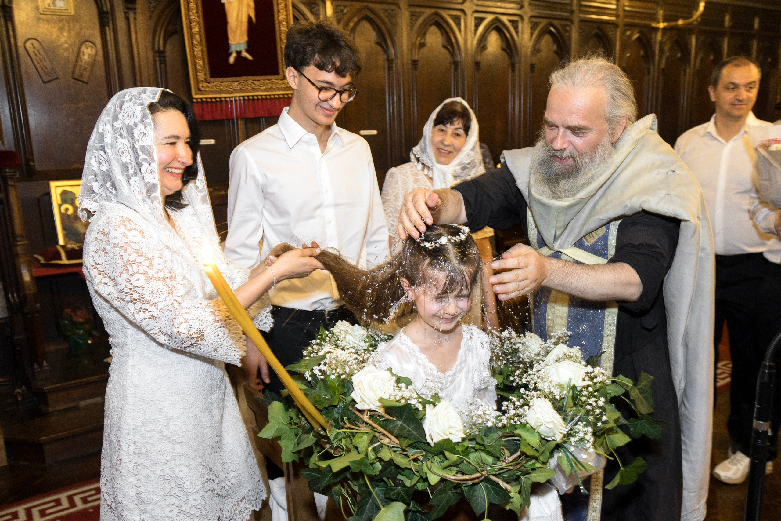 Un petit aperçu du baptême d’Emma ✨. Wedding, event and family photographer in Paris, Emilian Olaru