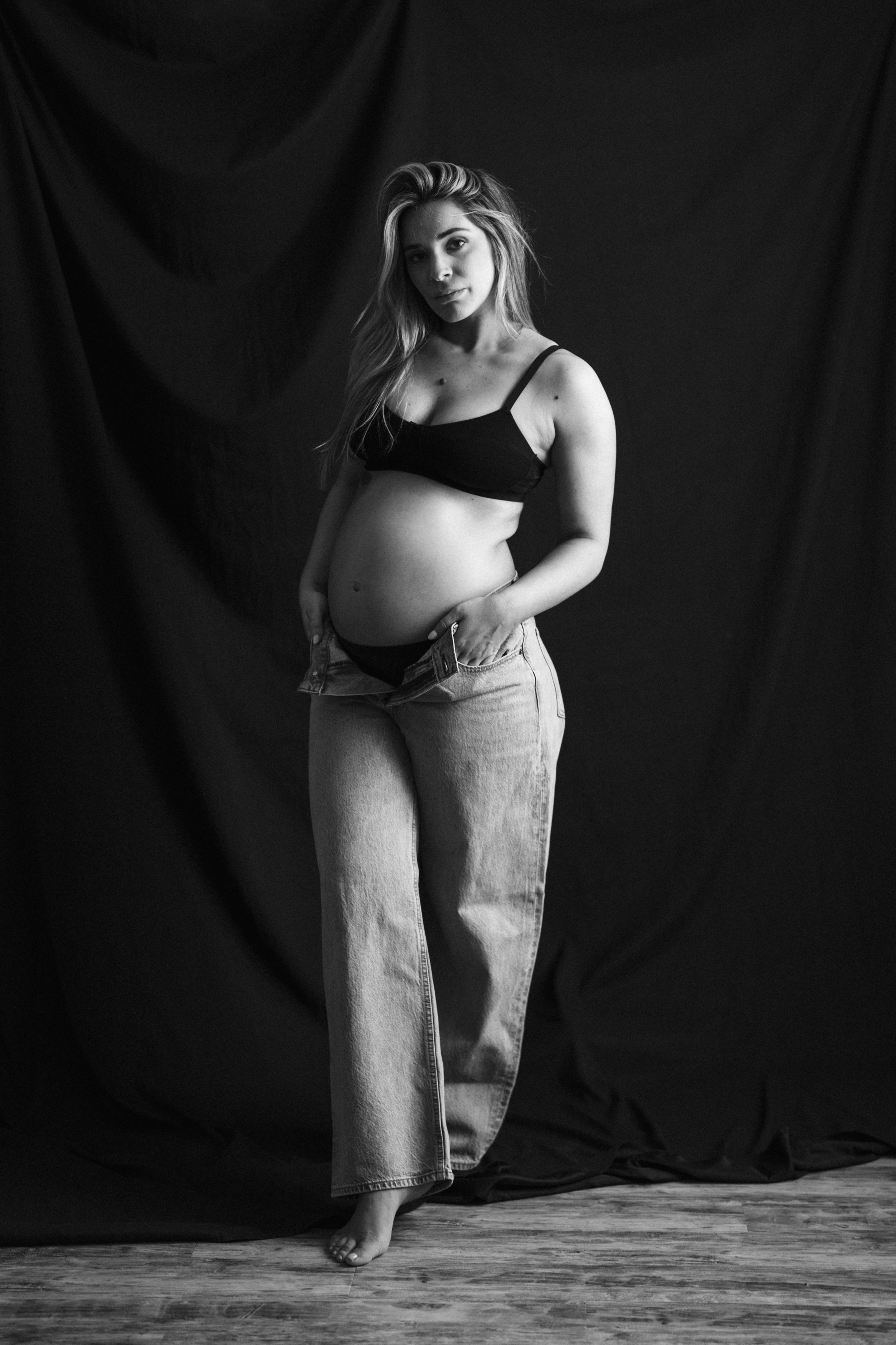 Anastasia. Modern maternity photographer in Long Island New York