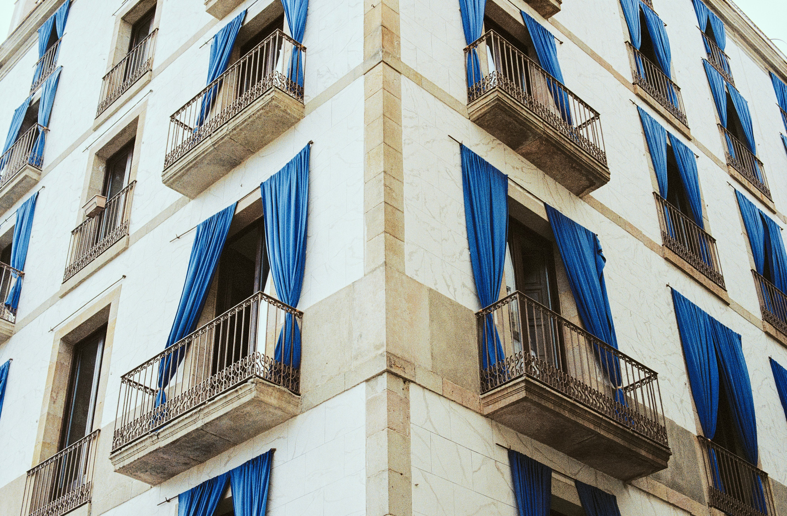 Wanderlust / Film photos. Fotografia personalna i fashion dla marek i agencji modelingowych. Warszawa, Europa. Yaroslav Storchak