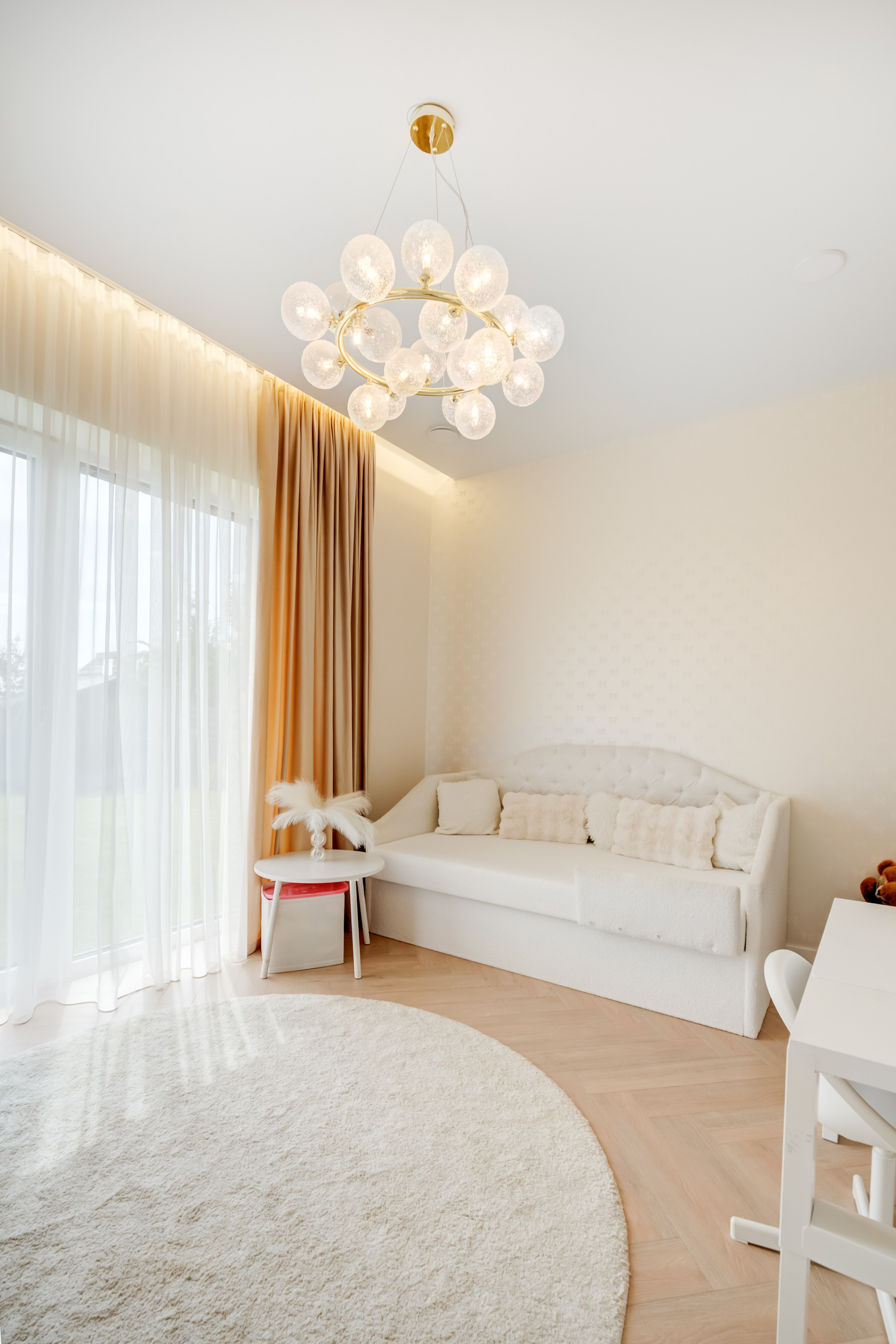 Lentvaris, gražus namas. Elina Sapiega fotografė Vilniuje