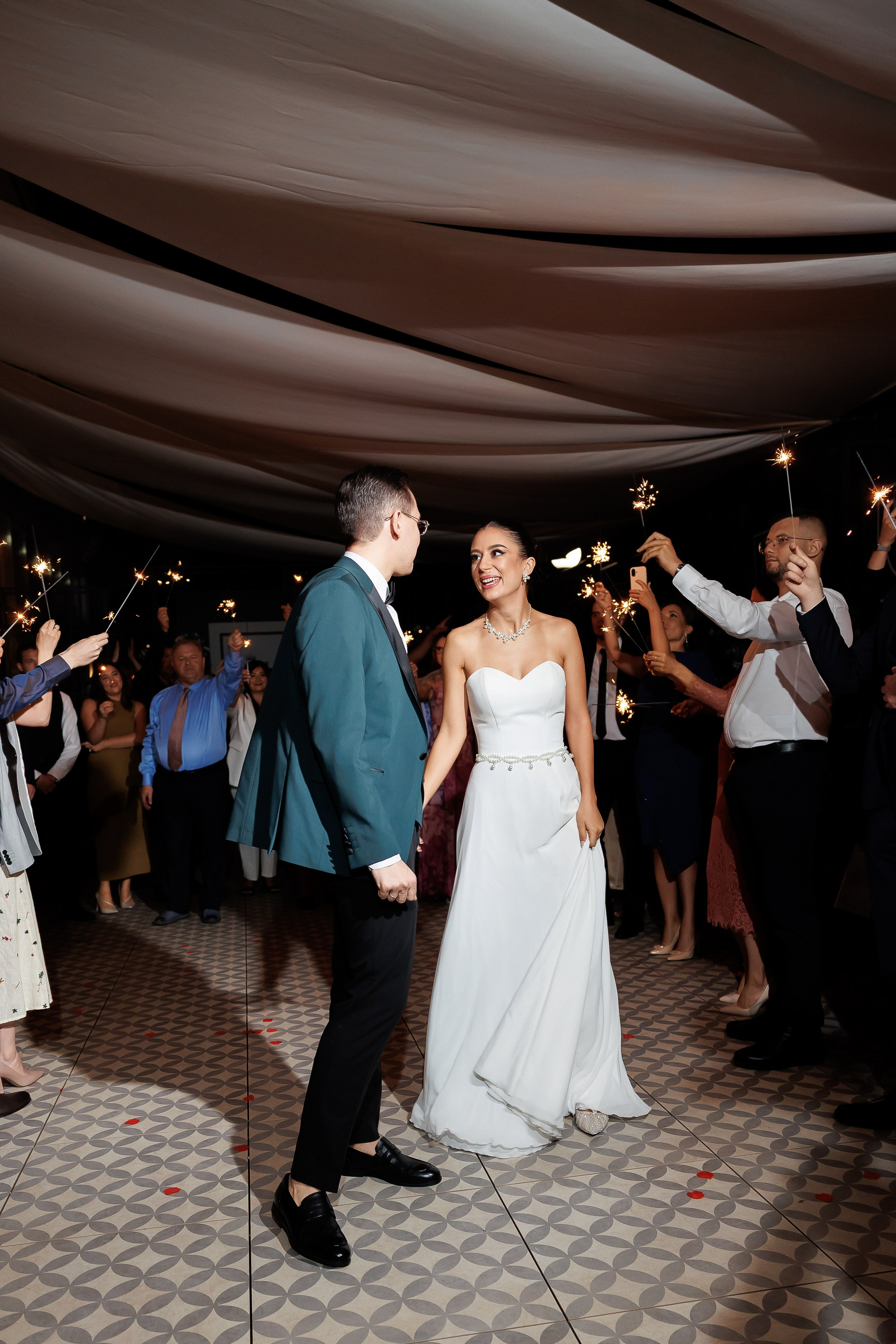 Serghei & Erica — Queen Residence. Servicii Foto și Video 067188353