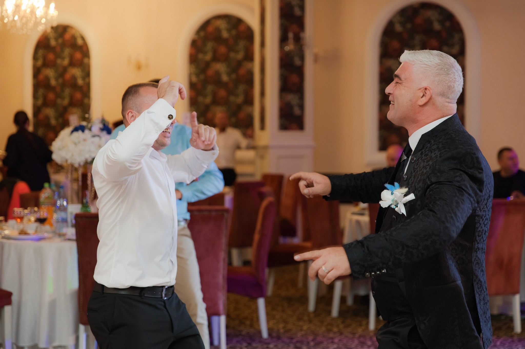 Mihai & Oana. Servicii foto-video profesionale, pentru momente de neuitat