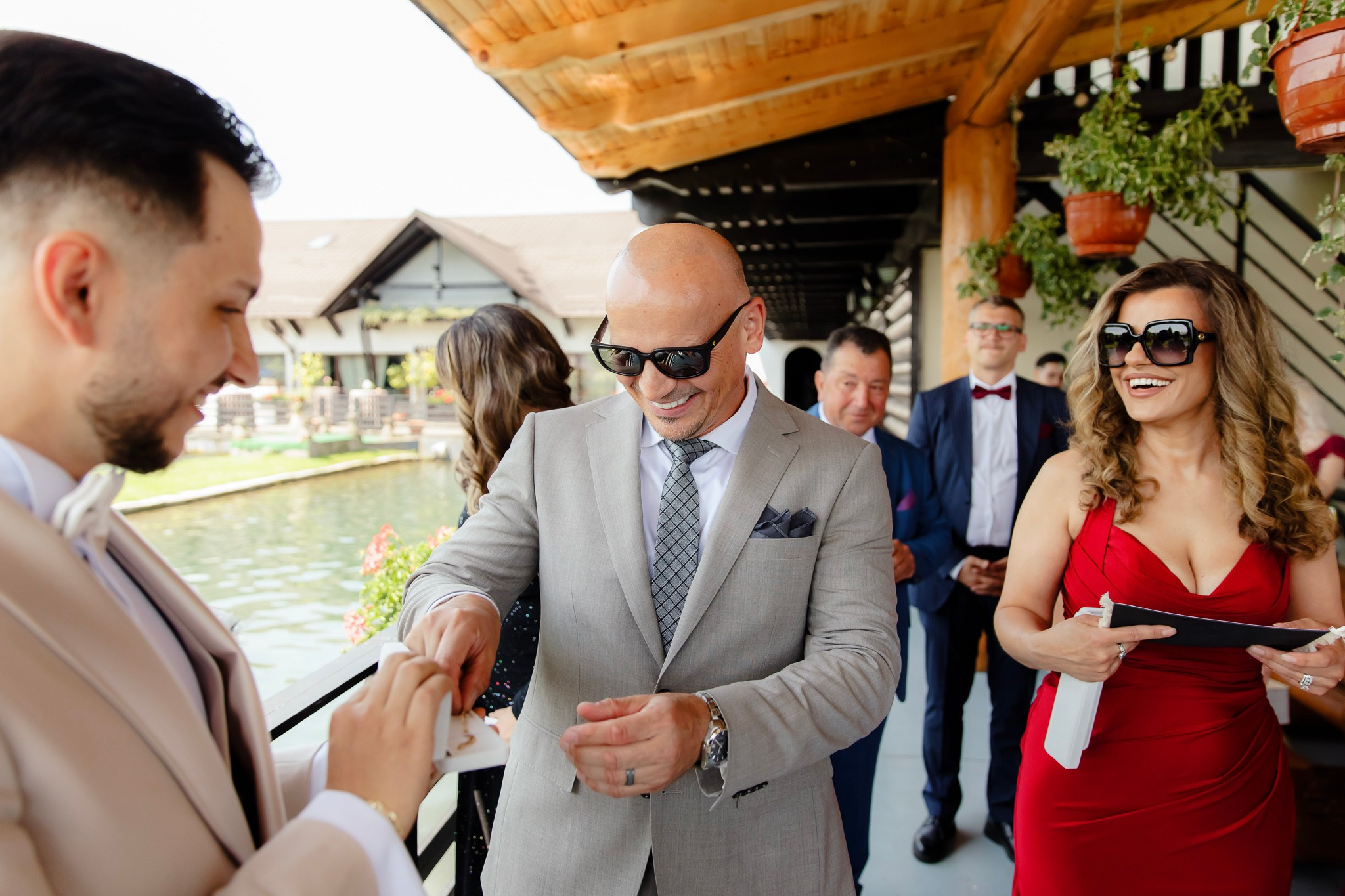 Ioana & Ionuț | Nuntă de poveste la Păstrăvăria Poiana din Mălini județul Suceava. Servicii foto-video profesionale, pentru momente de neuitat