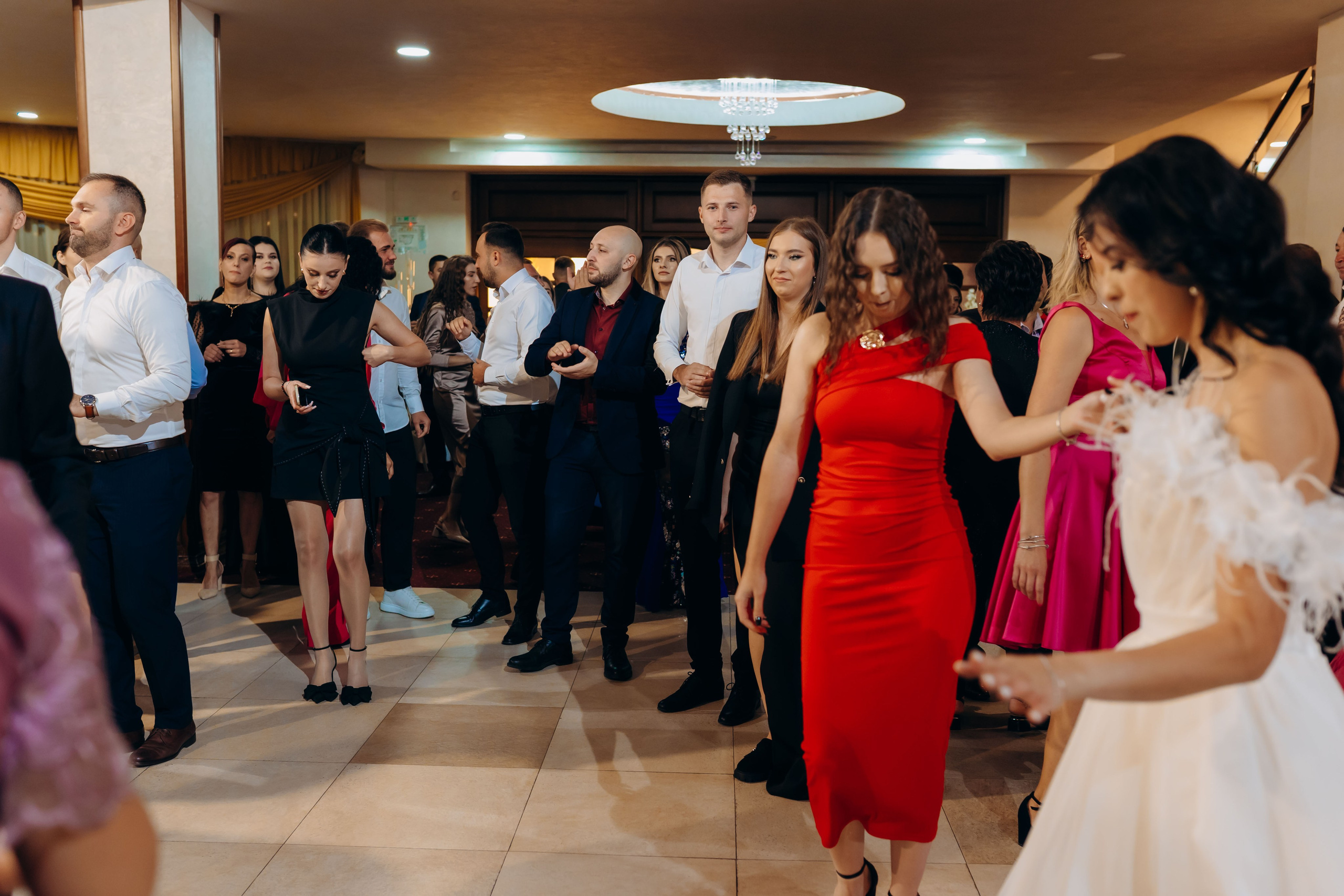 Loredana & Emilian – Ziua Nunții | Videografie - fotografie Botez Suceava, Iași, Botoșani. Servicii foto-video profesionale, pentru momente de neuitat